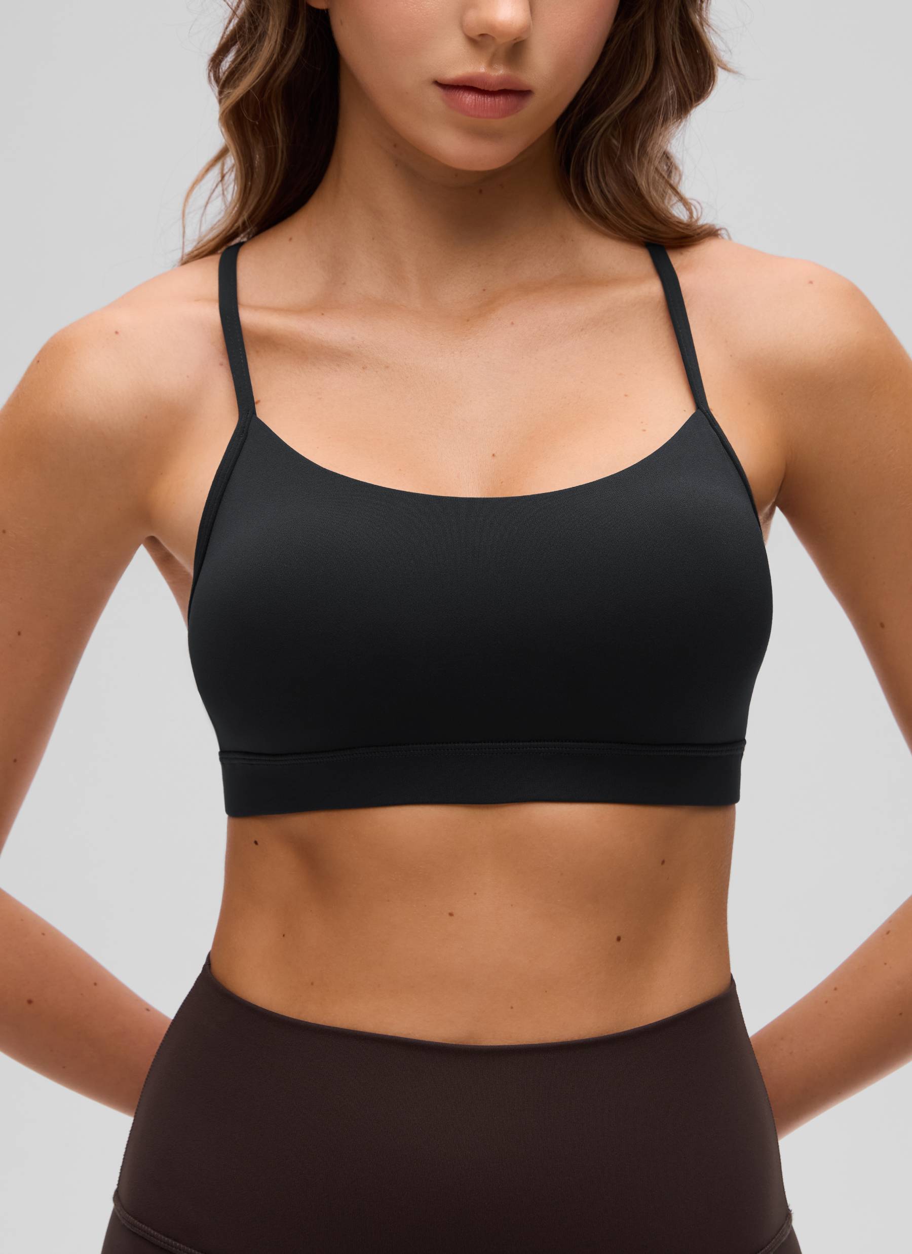 Áo lót thể thao CRZ YOGA dành cho nữ, kiểu dáng nhẹ nhàng, hỗ trợ vừa phải, thiết kế cổ chữ Y ( Butterluxe ), màu đen