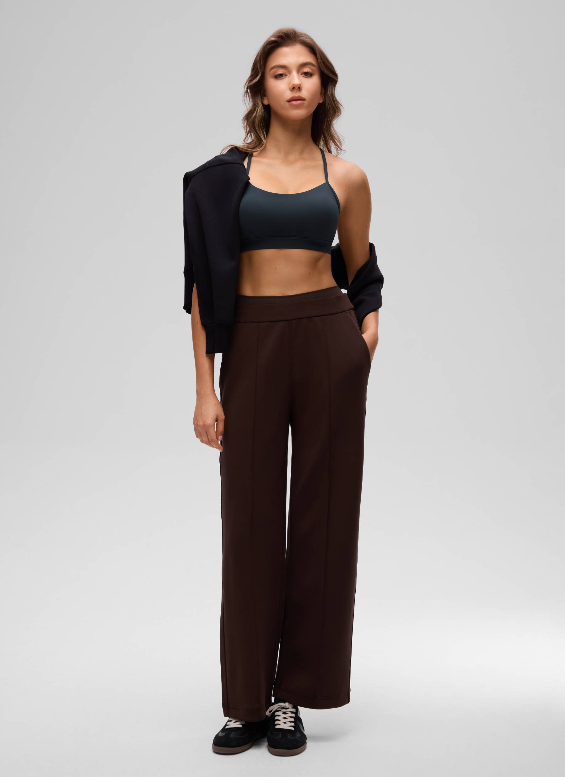 Áo lót thể thao CRZ YOGA dành cho nữ, kiểu dáng hỗ trợ nhẹ, cổ chữ Y, kiểu dáng " Butterluxe ", màu xanh navy đậm