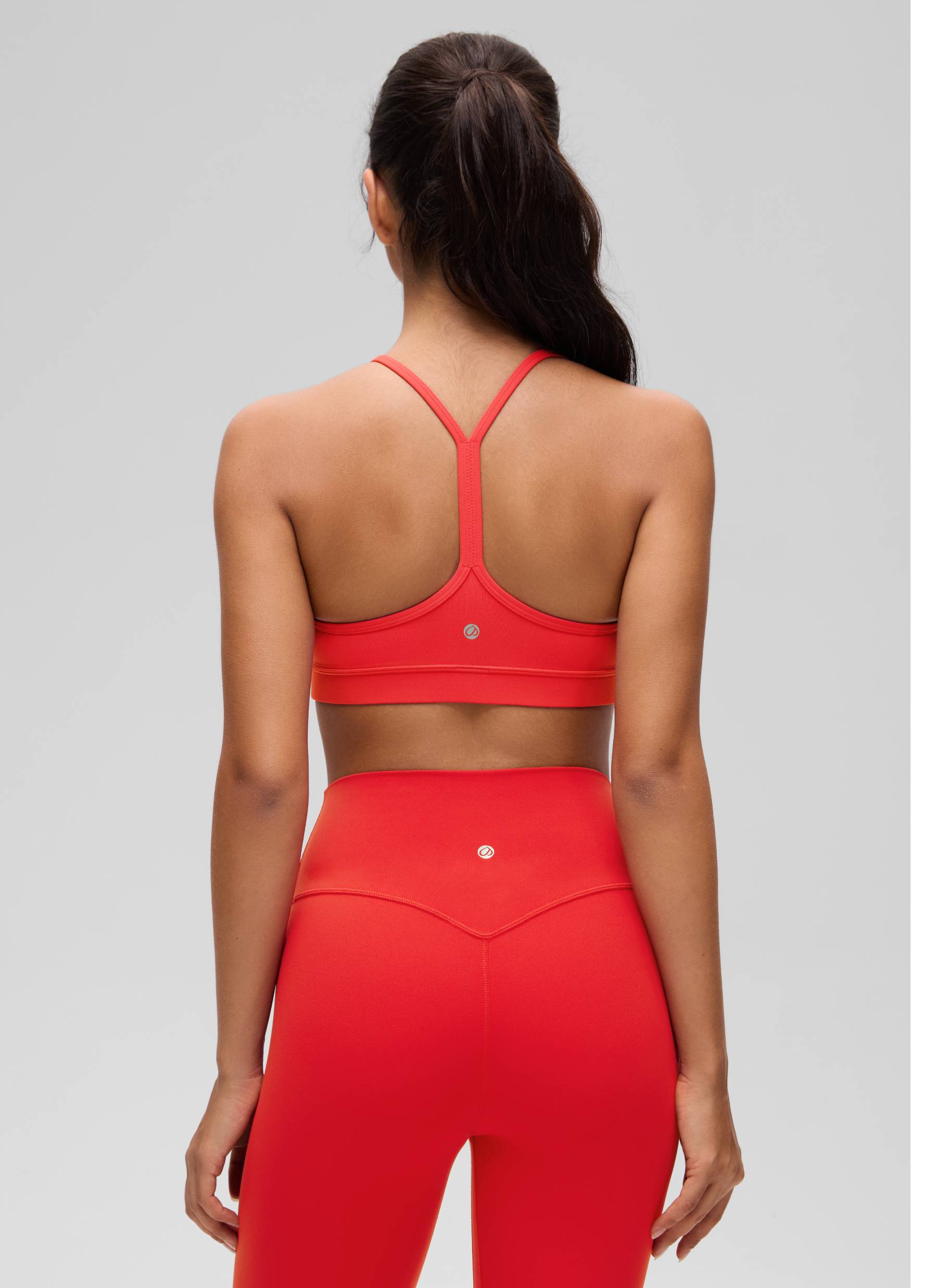 Áo lót thể thao CRZ YOGA dành cho nữ, kiểu dáng hỗ trợ nhẹ, thiết kế " Butterluxe " với phần lưng chữ Y, màu đỏ đậm