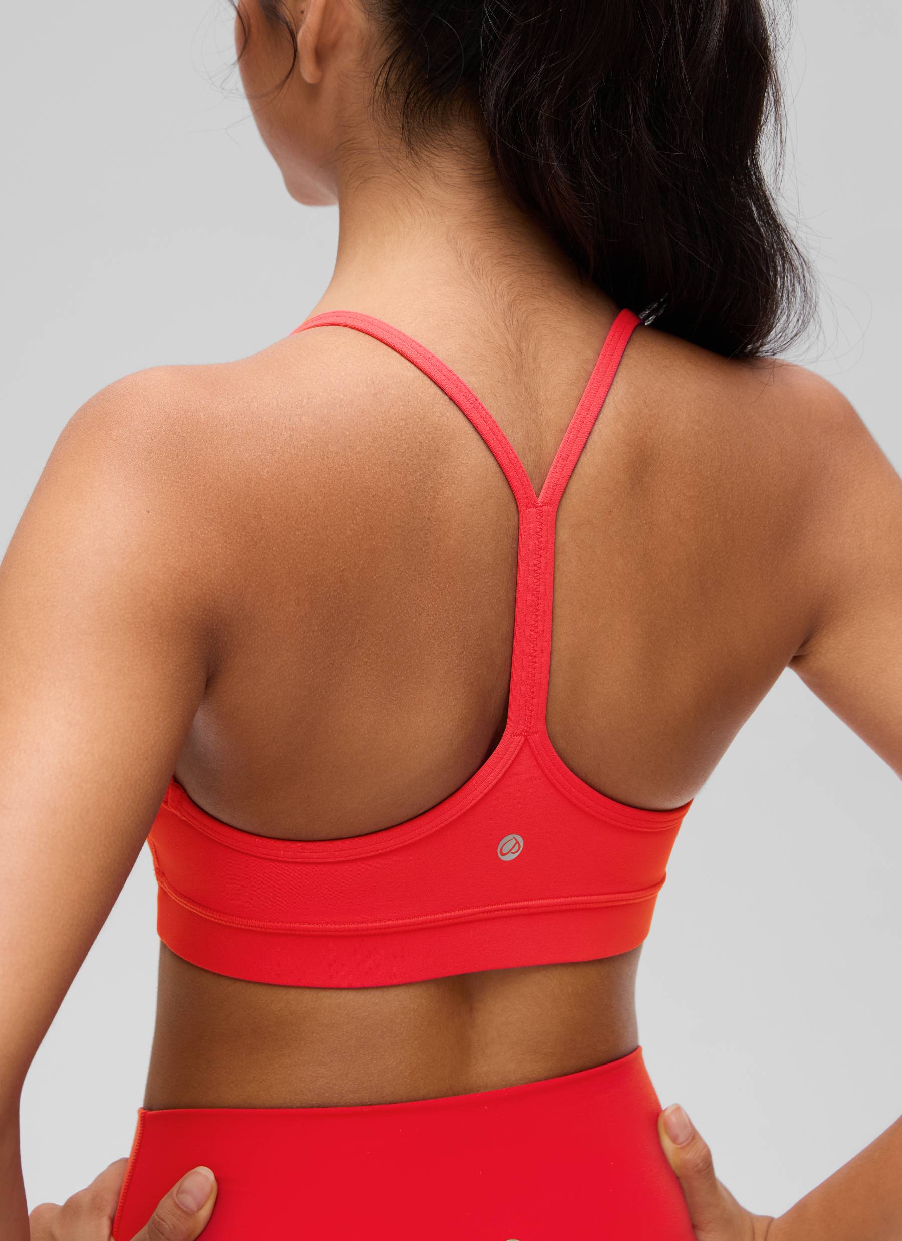 Áo lót thể thao CRZ YOGA dành cho nữ, kiểu dáng hỗ trợ nhẹ, thiết kế " Butterluxe " với phần lưng chữ Y, màu đỏ đậm
