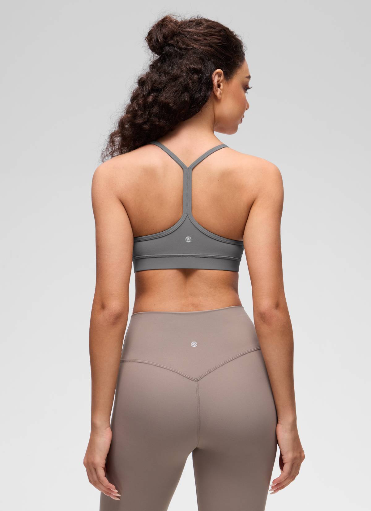 Áo lót thể thao CRZ YOGA dành cho nữ, kiểu dáng nhẹ nhàng hỗ trợ, thiết kế cổ chữ Y, màu xám tro ( Butterluxe )