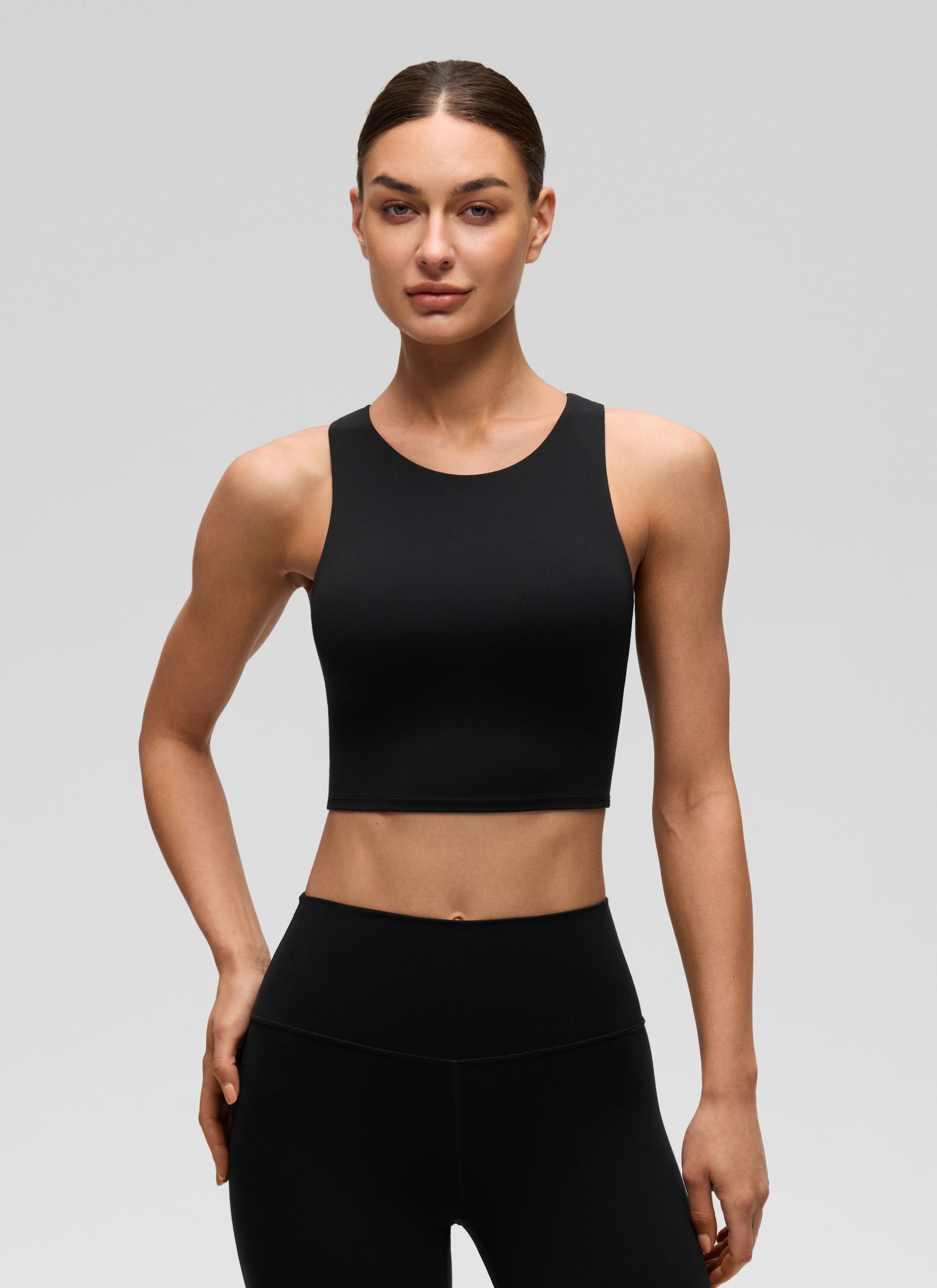 CRZ YOGA  Áo thun yoga nữ cổ cao, lưng khoét sâu, tay ngắn, độ hỗ trợ thấp, chất liệu Butterluxe , màu đen