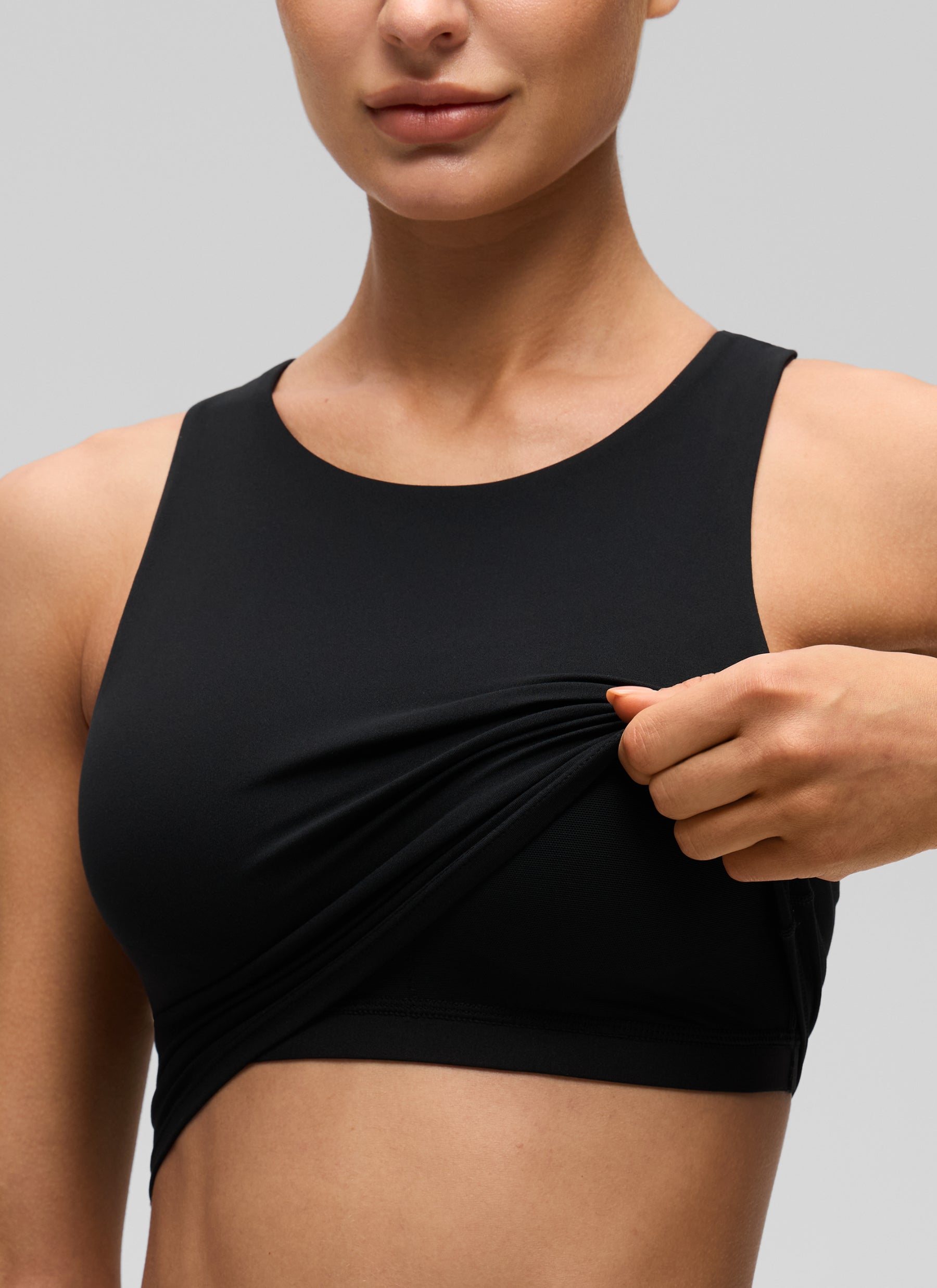 CRZ YOGA  Áo thun yoga nữ cổ cao, lưng khoét sâu, tay ngắn, độ hỗ trợ thấp, chất liệu Butterluxe , màu đen