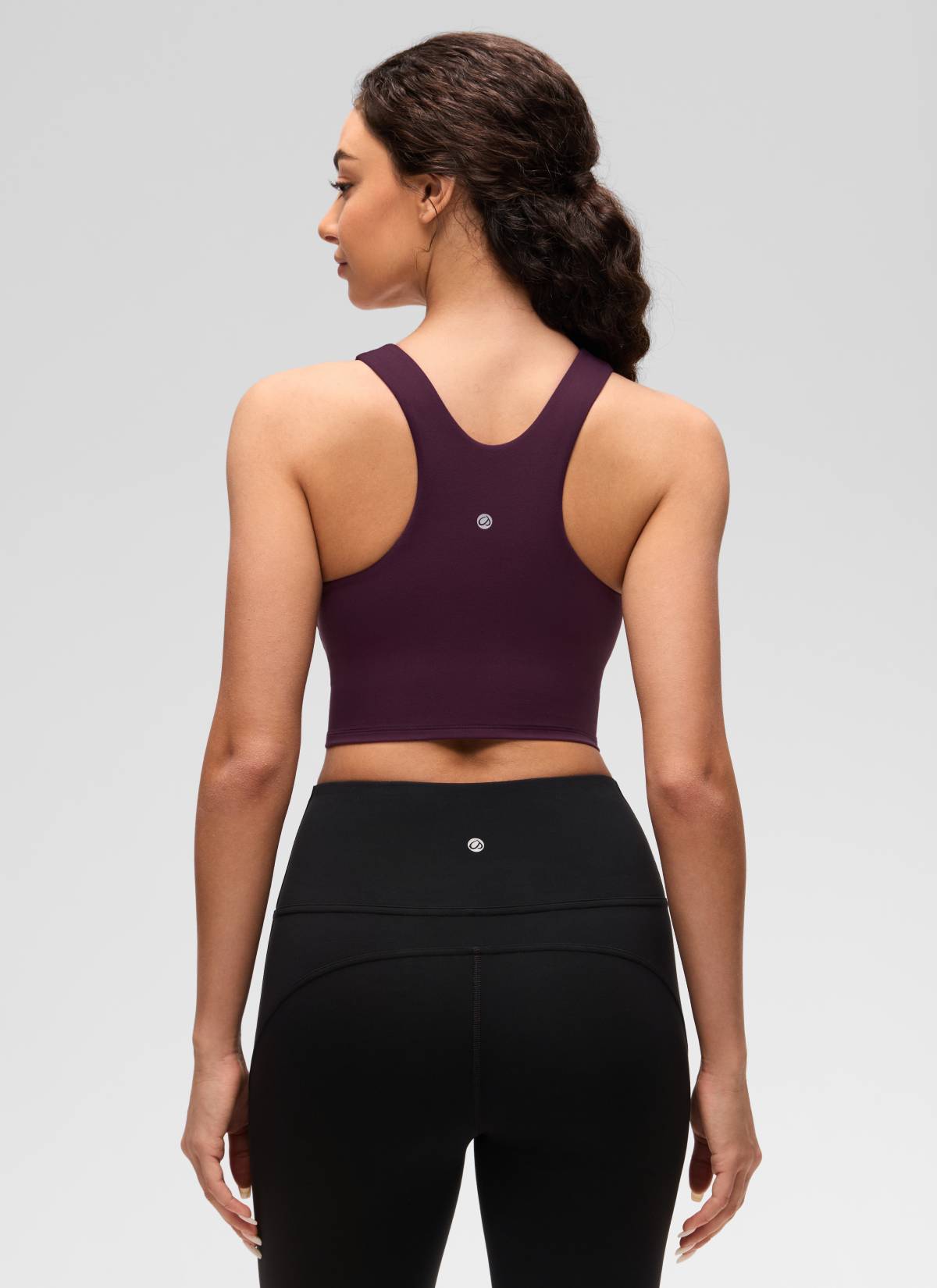 CRZ YOGA  Áo thun yoga nữ cổ cao, lưng chéo, tay ngắn, độ nâng đỡ thấp, họa tiết “ Butterluxe ”, màu tím đậm