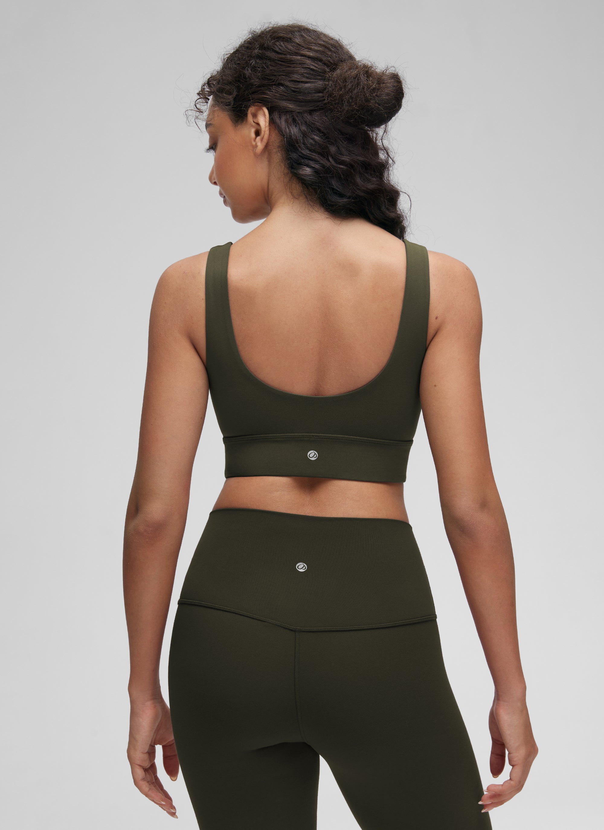Butterluxe Áo lót thể thao CRZ YOGA dành cho nữ, kiểu dáng ôm sát, hỗ trợ nhẹ, cổ chữ U, lưng chữ U, dáng dài, màu xanh ô liu