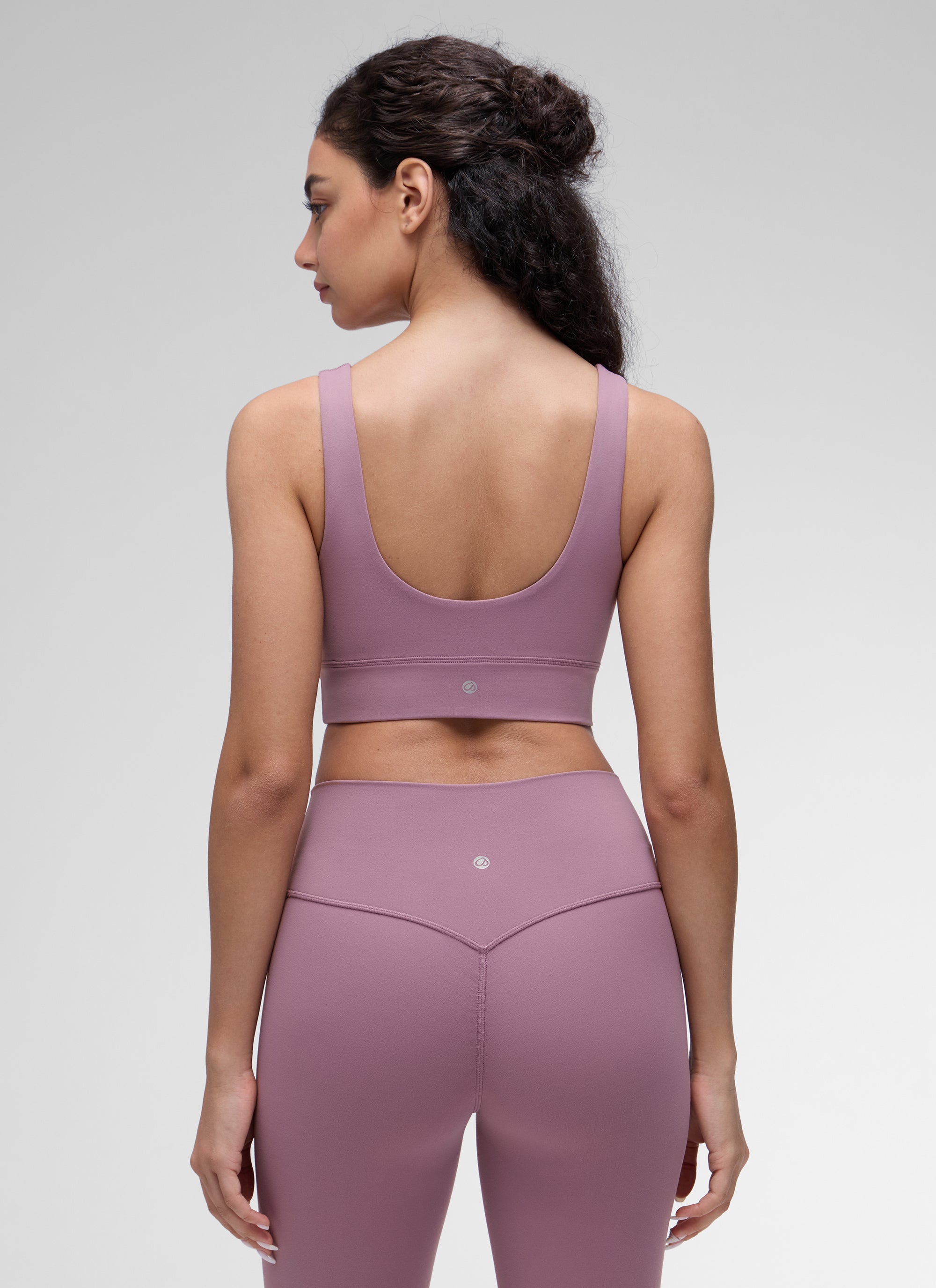 Butterluxe Áo lót thể thao CRZ YOGA dành cho nữ, kiểu dáng Low Support, cổ chữ U, lưng chữ U, dáng dài, màu tím nhạt