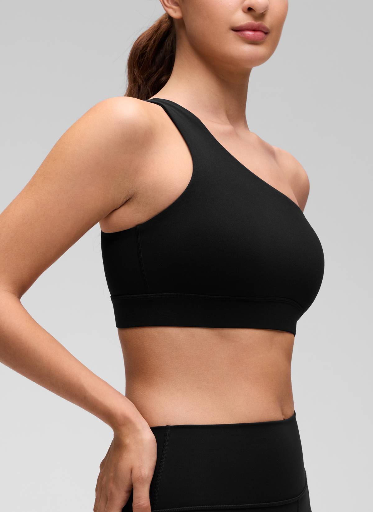 CRZ YOGA Butterluxe Áo lót thể thao một vai dành cho nữ, thiết kế bất đối xứng, có đệm, màu đen
