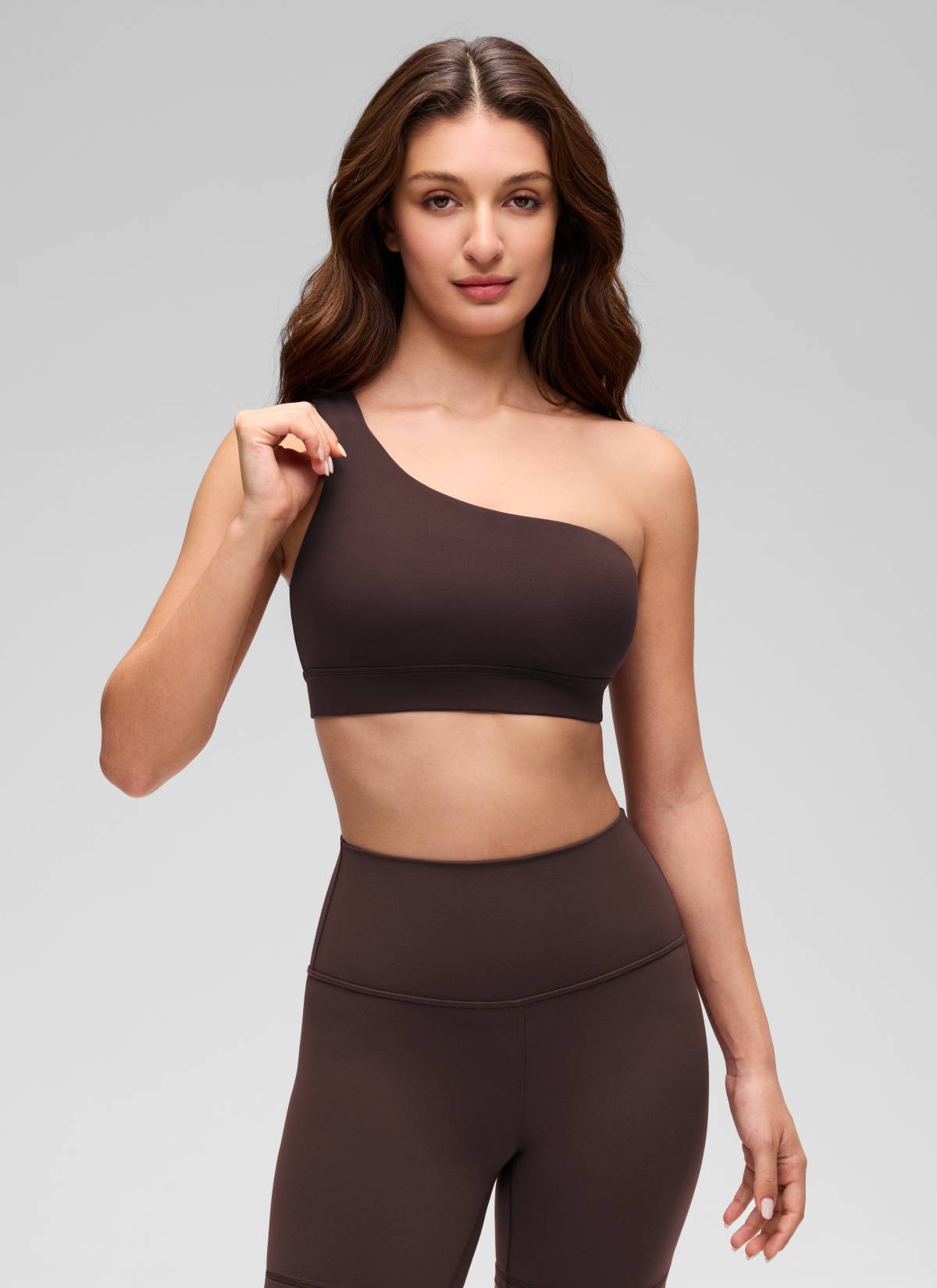 CRZ YOGA Butterluxe Áo lót thể thao một vai dành cho nữ, thiết kế bất đối xứng, có đệm, màu nâu sô-cô-la nóng