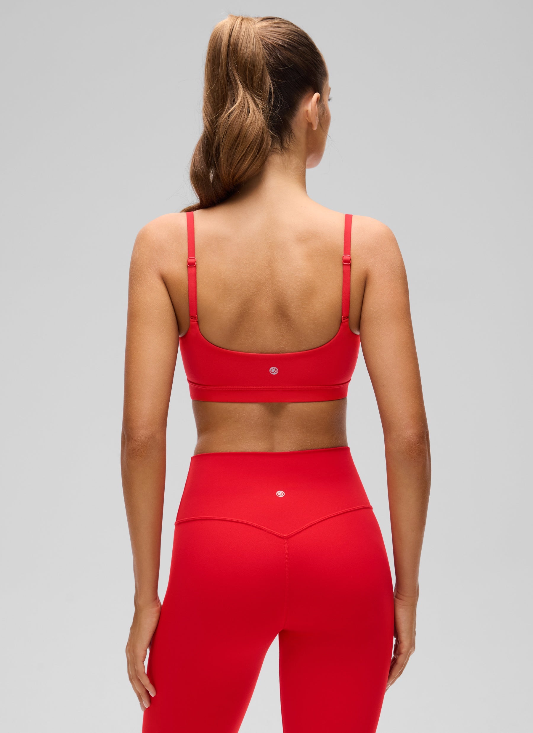 CRZ YOGA Áo lót thể thao dành cho nữ kiểu cổ tròn, dây mảnh có thể điều chỉnh, chất liệu vải " Butterluxe ", màu đỏ đậm