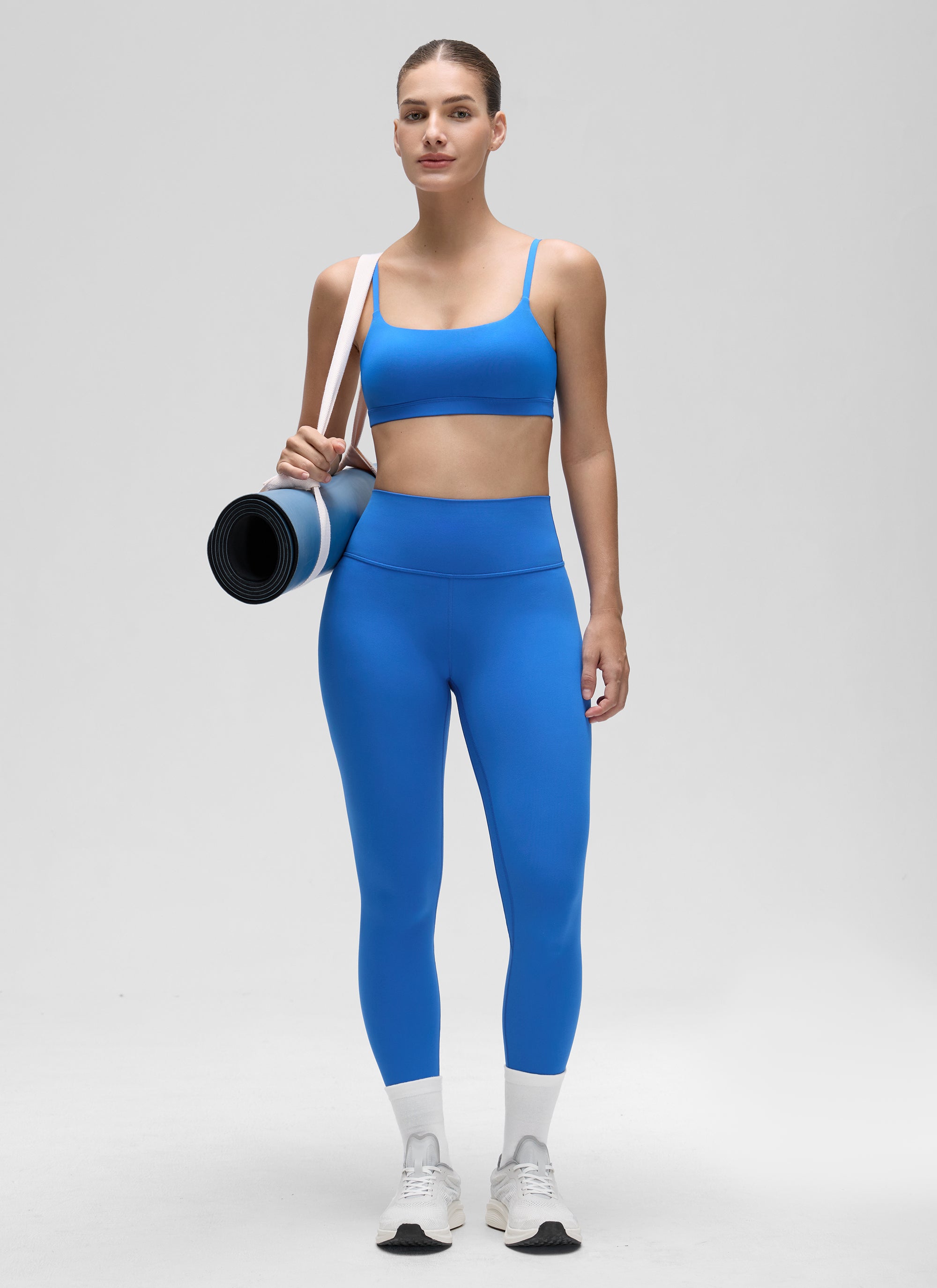 CRZ YOGA - Áo lót thể thao dành cho nữ kiểu cổ tròn, dây mảnh có thể điều chỉnh, màu Xanh lấp lánh ( Butterluxe )