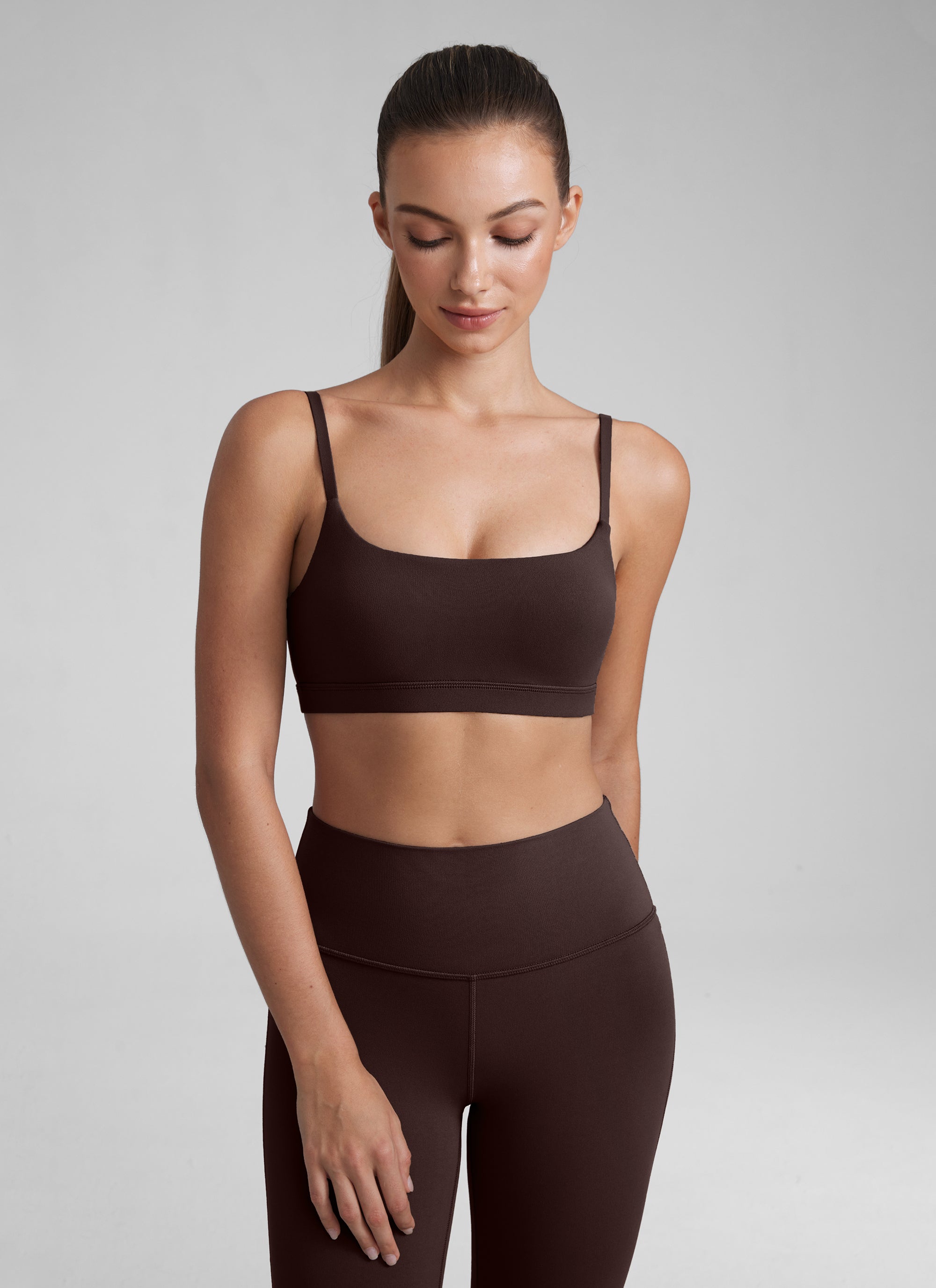 CRZ YOGA - Áo lót thể thao dành cho nữ kiểu cổ tròn, dây mảnh có thể điều chỉnh, màu nâu sô-cô-la nóng ( Butterluxe )