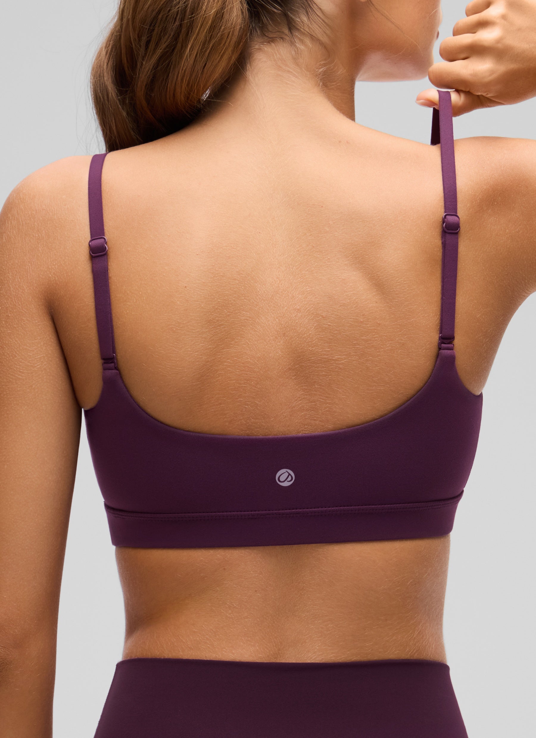CRZ YOGA Áo lót thể thao dành cho nữ kiểu cổ tròn, dây mảnh có thể điều chỉnh, chất liệu vải " Butterluxe ", màu tím đậm