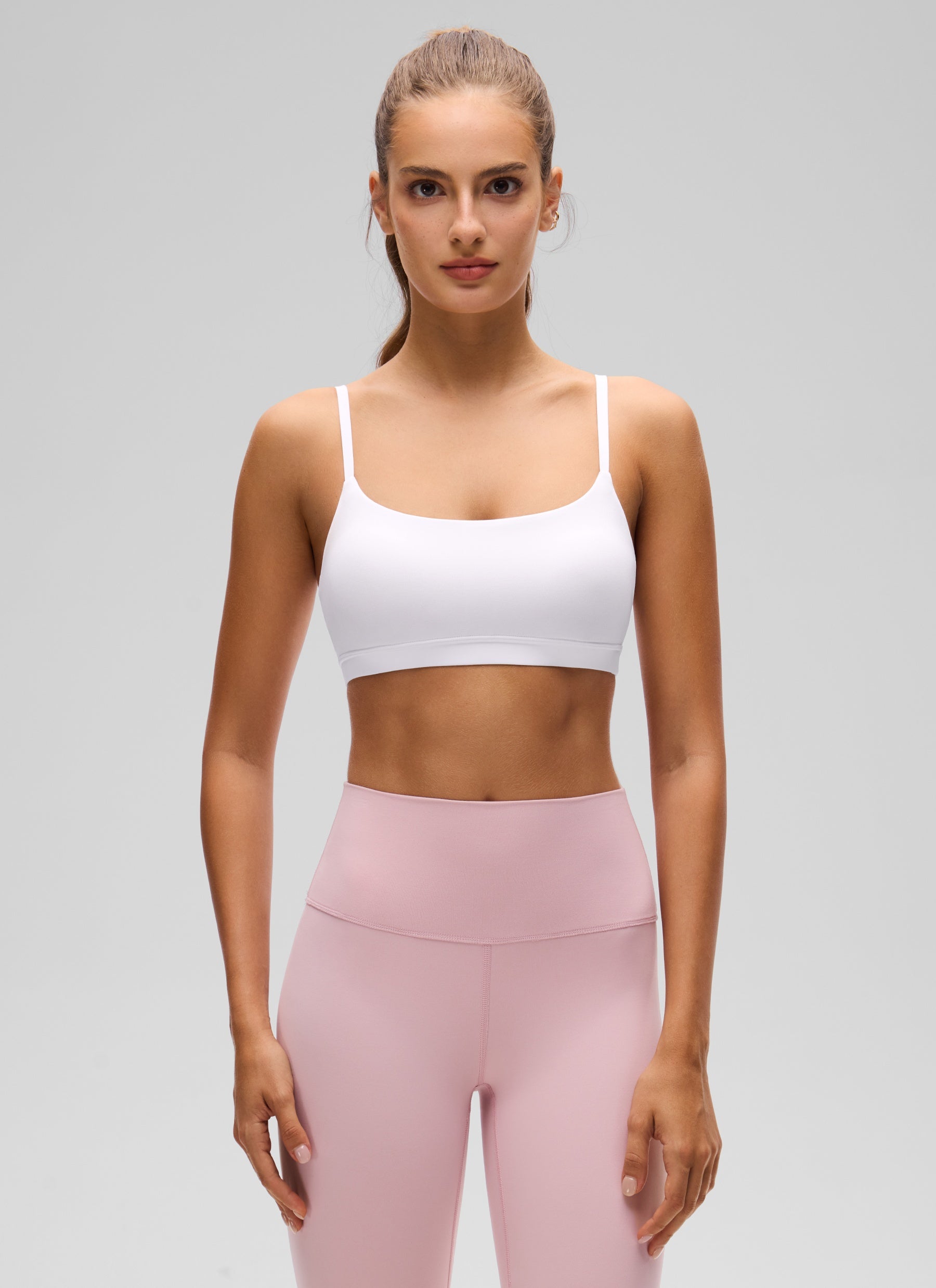 CRZ YOGA - Áo lót thể thao dành cho nữ kiểu cổ tròn, dây mảnh có thể điều chỉnh, chất liệu vải " Butterluxe ", màu trắng