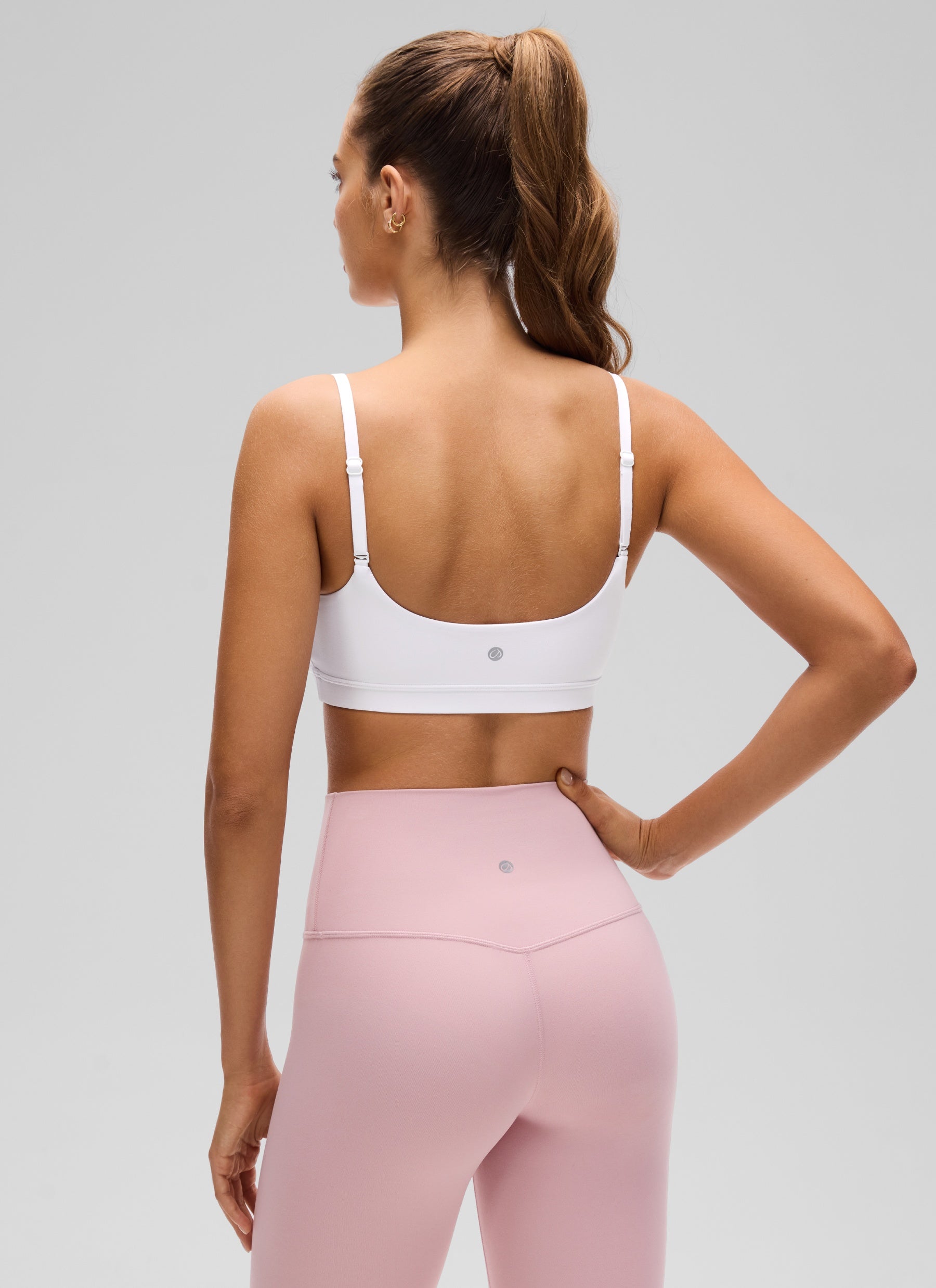 CRZ YOGA - Áo lót thể thao dành cho nữ kiểu cổ tròn, dây mảnh có thể điều chỉnh, chất liệu vải " Butterluxe ", màu trắng