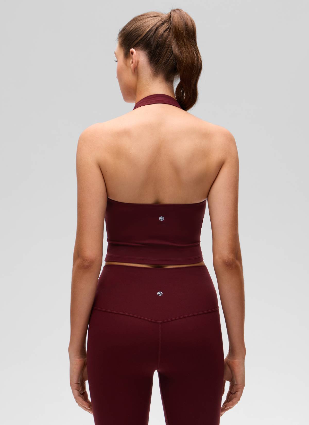 CRZ YOGA Áo lót thể thao kiểu halter dáng dài dành cho nữ, áo crop top thể thao " Butterluxe ", màu Đỏ Merlot