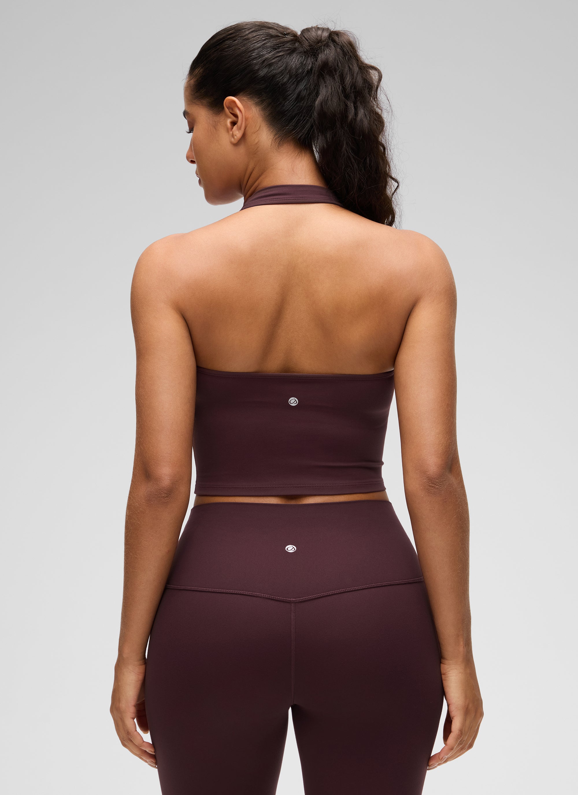 CRZ YOGA Áo lót thể thao kiểu halter dáng dài dành cho nữ, thuộc bộ sưu tập “ Butterluxe ”, màu Ripe Plum