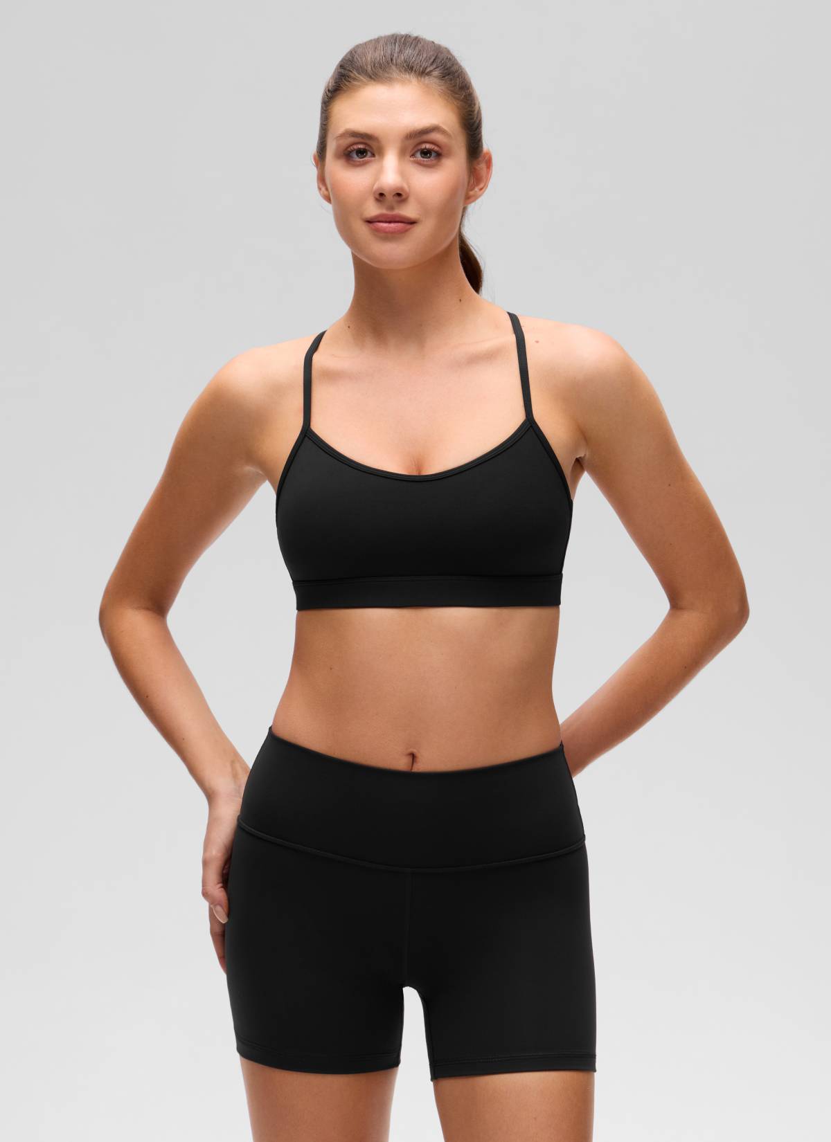Áo lót thể thao CRZ YOGA dành cho nữ, kiểu cổ tròn và dây chéo sau lưng, chất liệu vải " Butterluxe ", màu đen