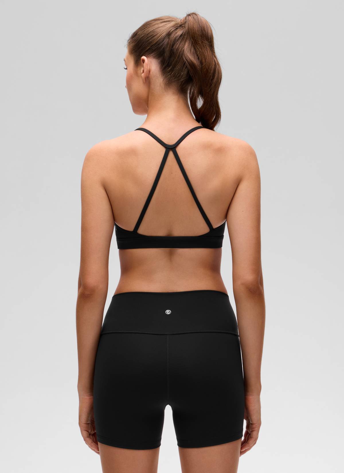 Áo lót thể thao CRZ YOGA dành cho nữ, kiểu cổ tròn và dây chéo sau lưng, chất liệu vải " Butterluxe ", màu đen