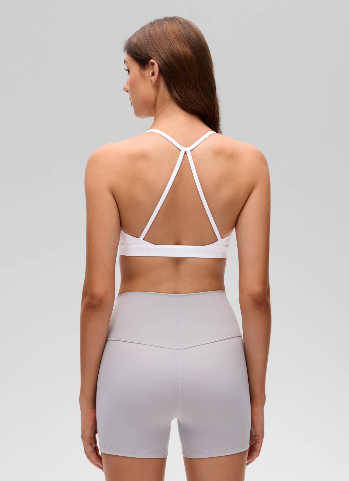 Áo lót thể thao CRZ YOGA dành cho nữ, kiểu cổ tròn và dây chéo sau lưng, chất liệu vải " Butterluxe ", màu trắng