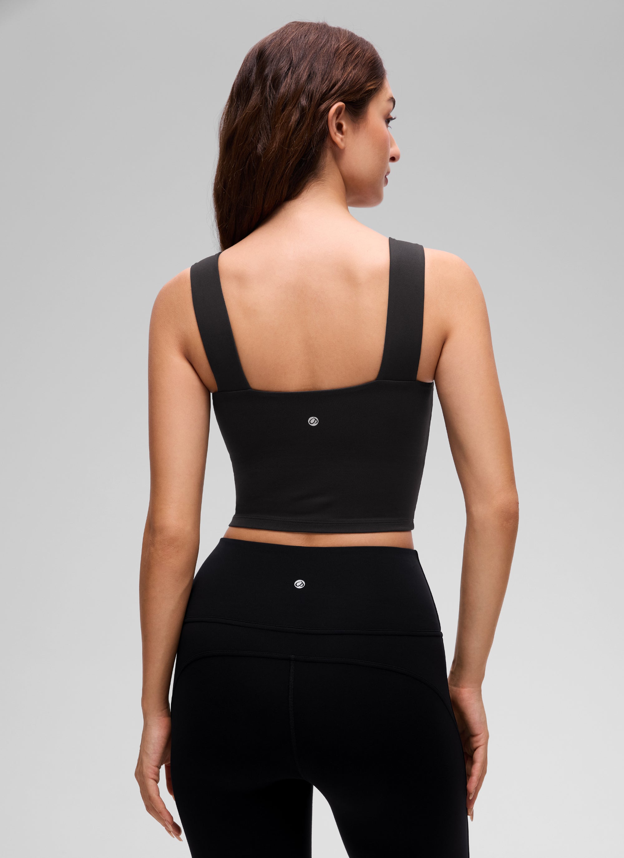 CRZ YOGA Áo thun crop top cổ vuông dành cho nữ, có áo lót tích hợp, họa tiết “ Butterluxe ”, màu đen