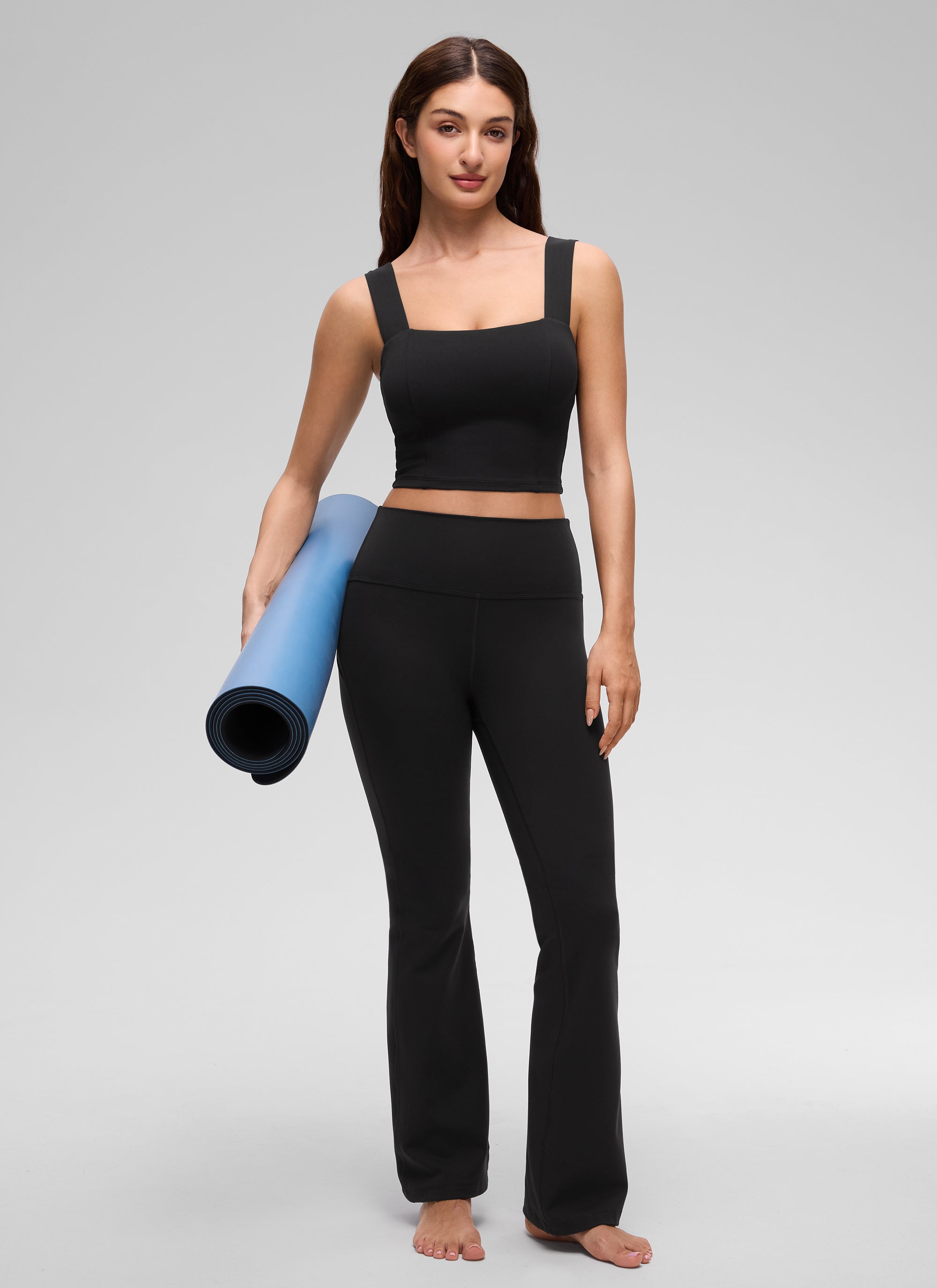 CRZ YOGA Áo thun crop top cổ vuông dành cho nữ, có áo lót tích hợp, họa tiết “ Butterluxe ”, màu đen