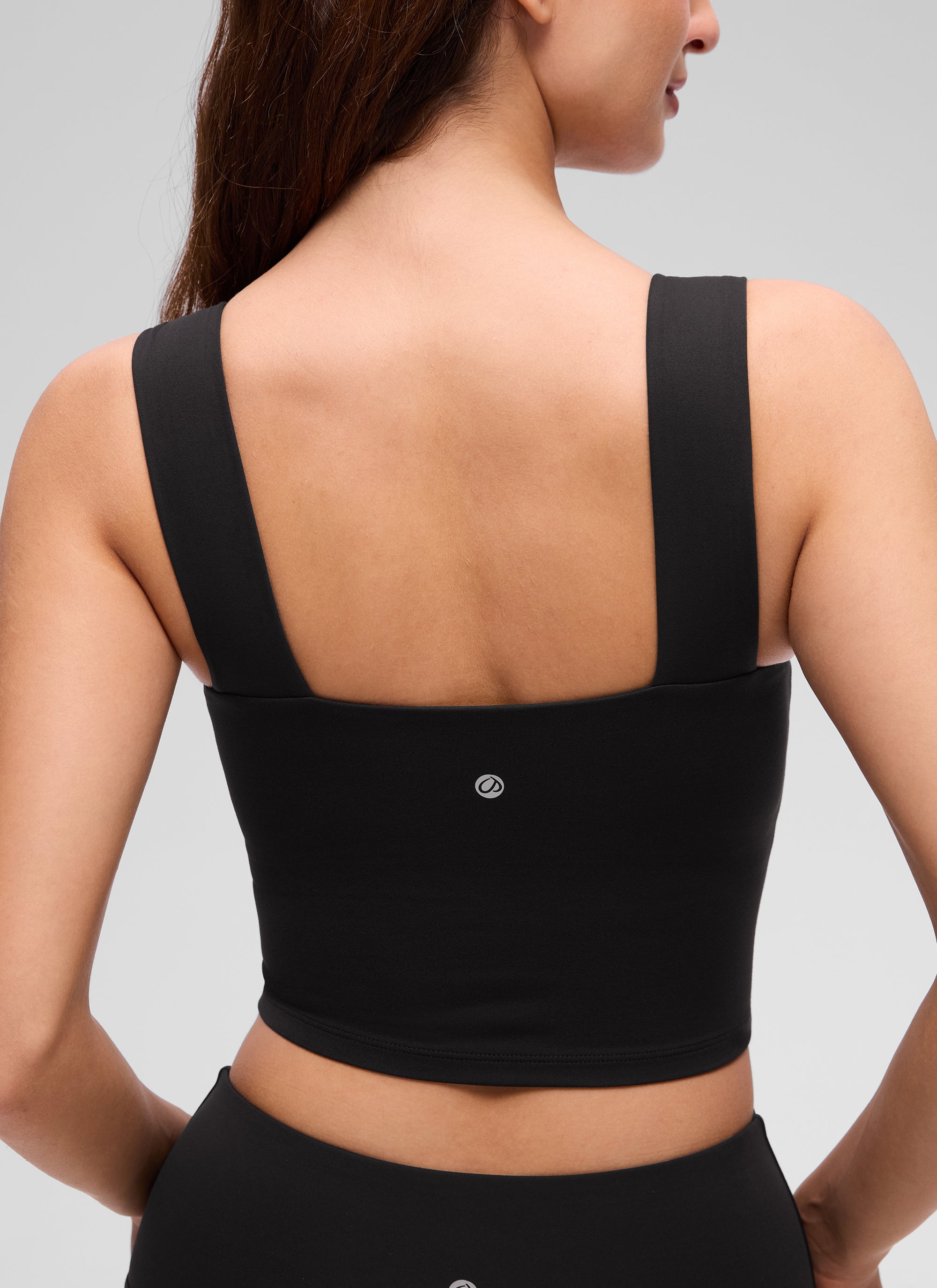 CRZ YOGA Áo thun crop top cổ vuông dành cho nữ, có áo lót tích hợp, họa tiết “ Butterluxe ”, màu đen