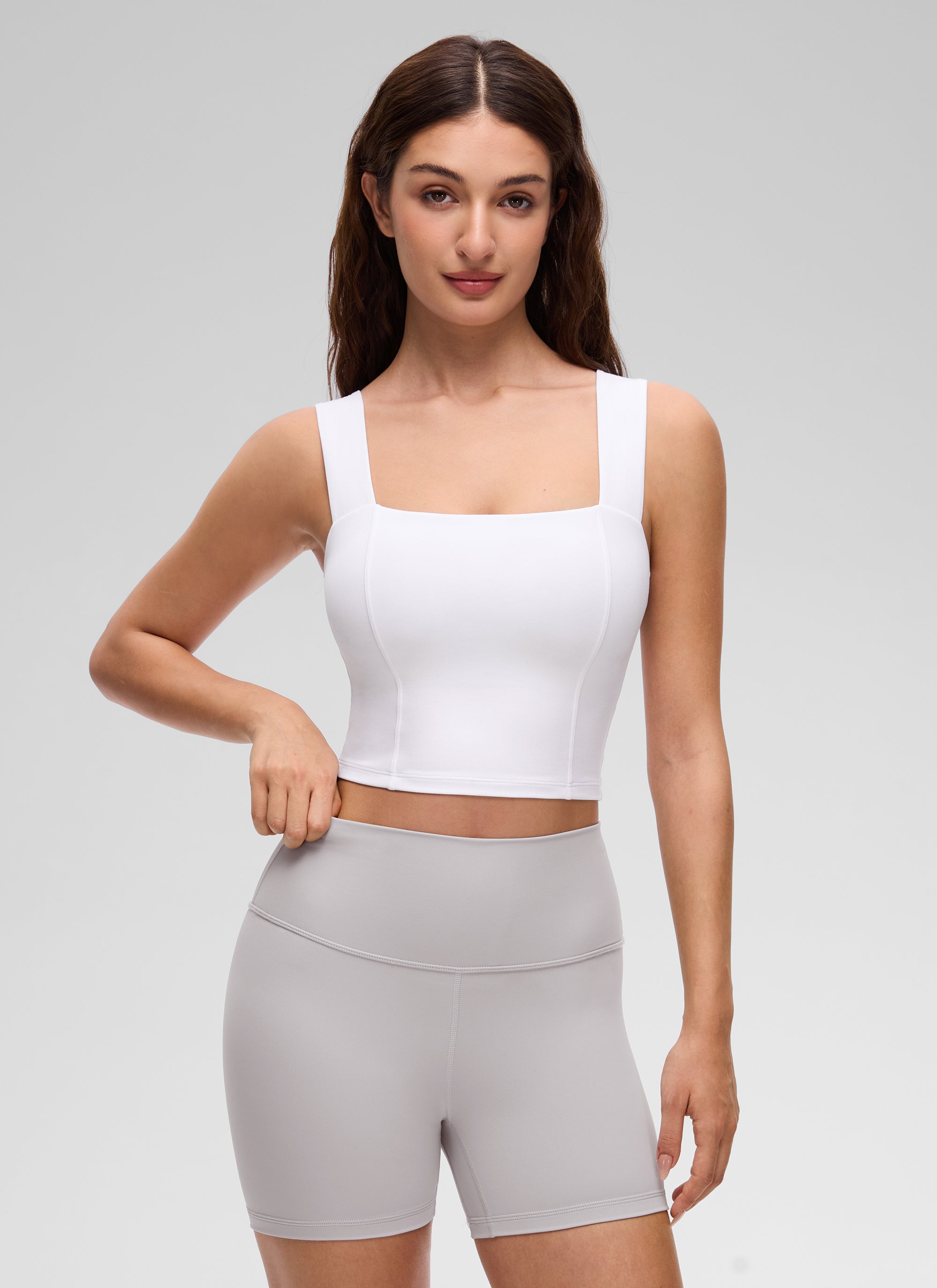 CRZ YOGA Áo thun crop-top cổ vuông dành cho nữ, có áo lót tích hợp, họa tiết “ Butterluxe ”, màu trắng