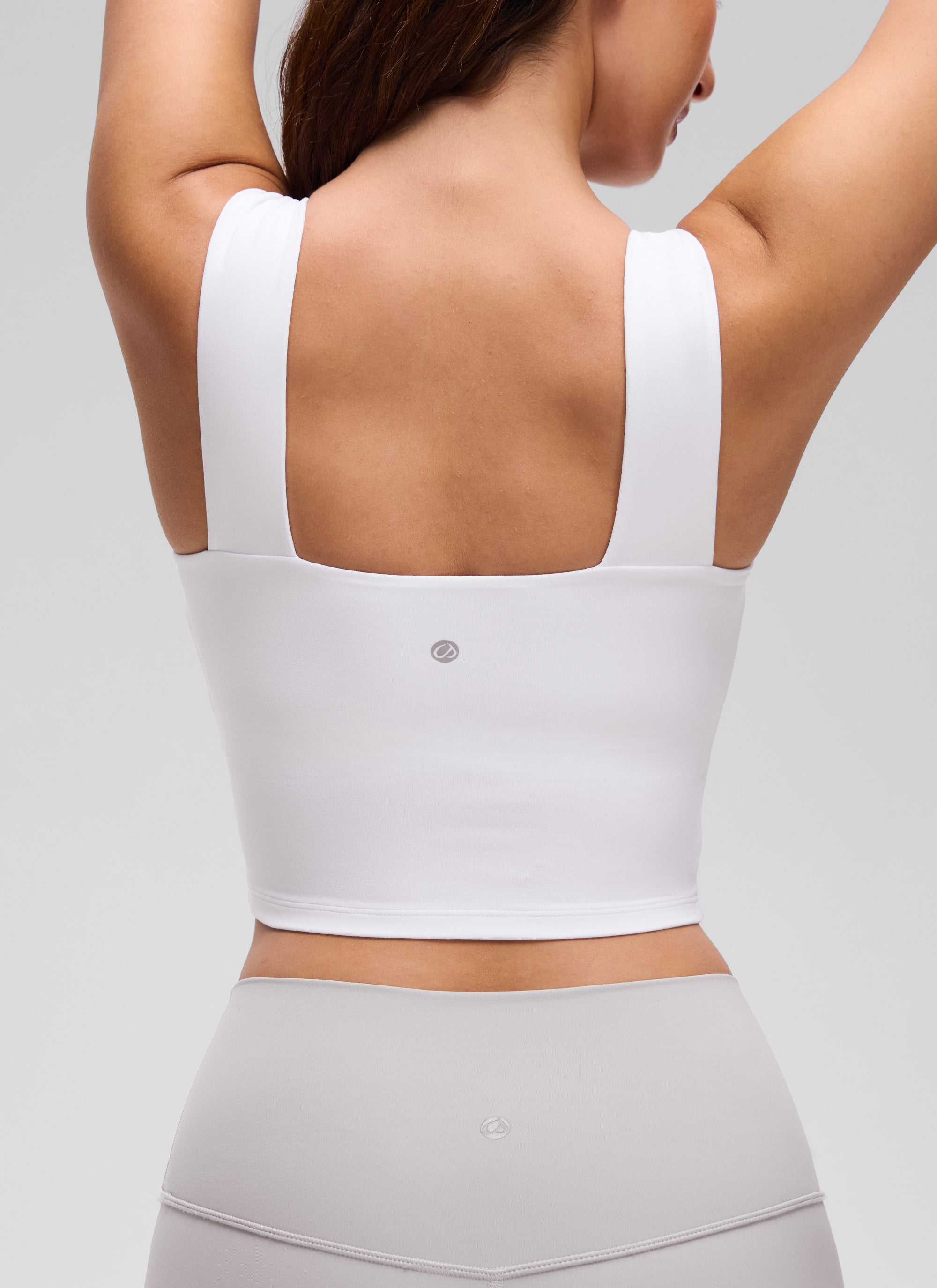 CRZ YOGA Áo thun crop-top cổ vuông dành cho nữ, có áo lót tích hợp, họa tiết “ Butterluxe ”, màu trắng