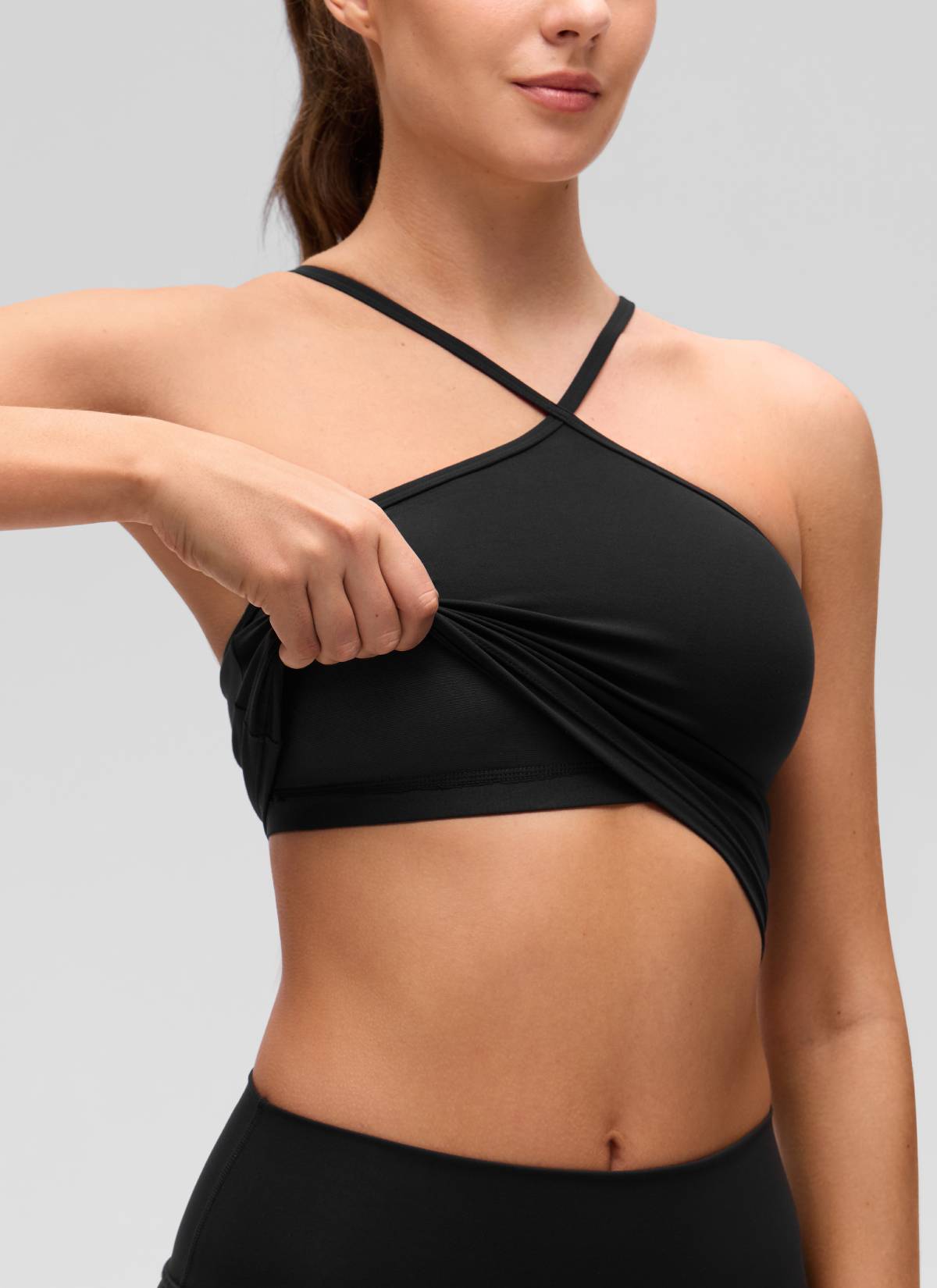 CRZ YOGA Áo thun yoga ngắn cổ chéo kiểu halter dành cho nữ, tích hợp áo lót, họa tiết “ Butterluxe ”, màu đen