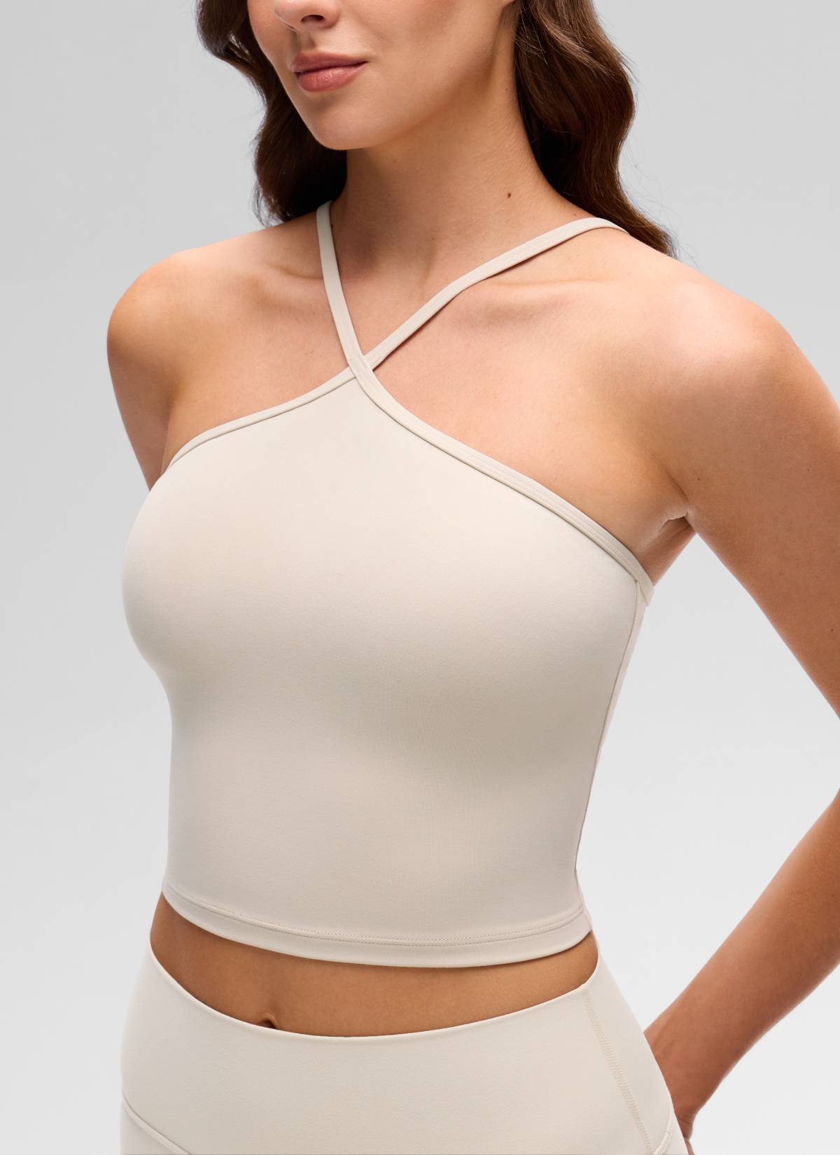 Butterluxe CRZ YOGA Áo thun yoga ngắn cổ chéo kiểu halter dành cho nữ, tích hợp áo lót, màu Mojave Tan