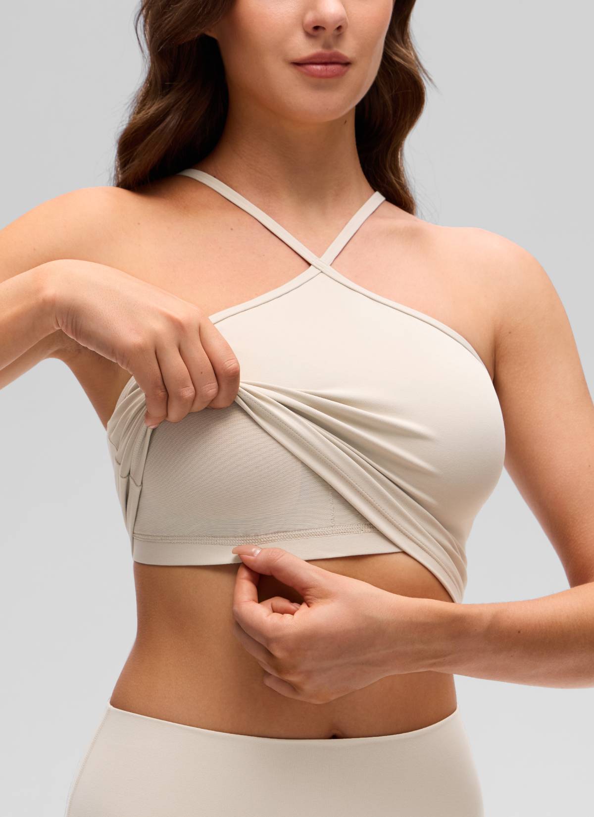 Butterluxe CRZ YOGA Áo thun yoga ngắn cổ chéo kiểu halter dành cho nữ, tích hợp áo lót, màu Mojave Tan