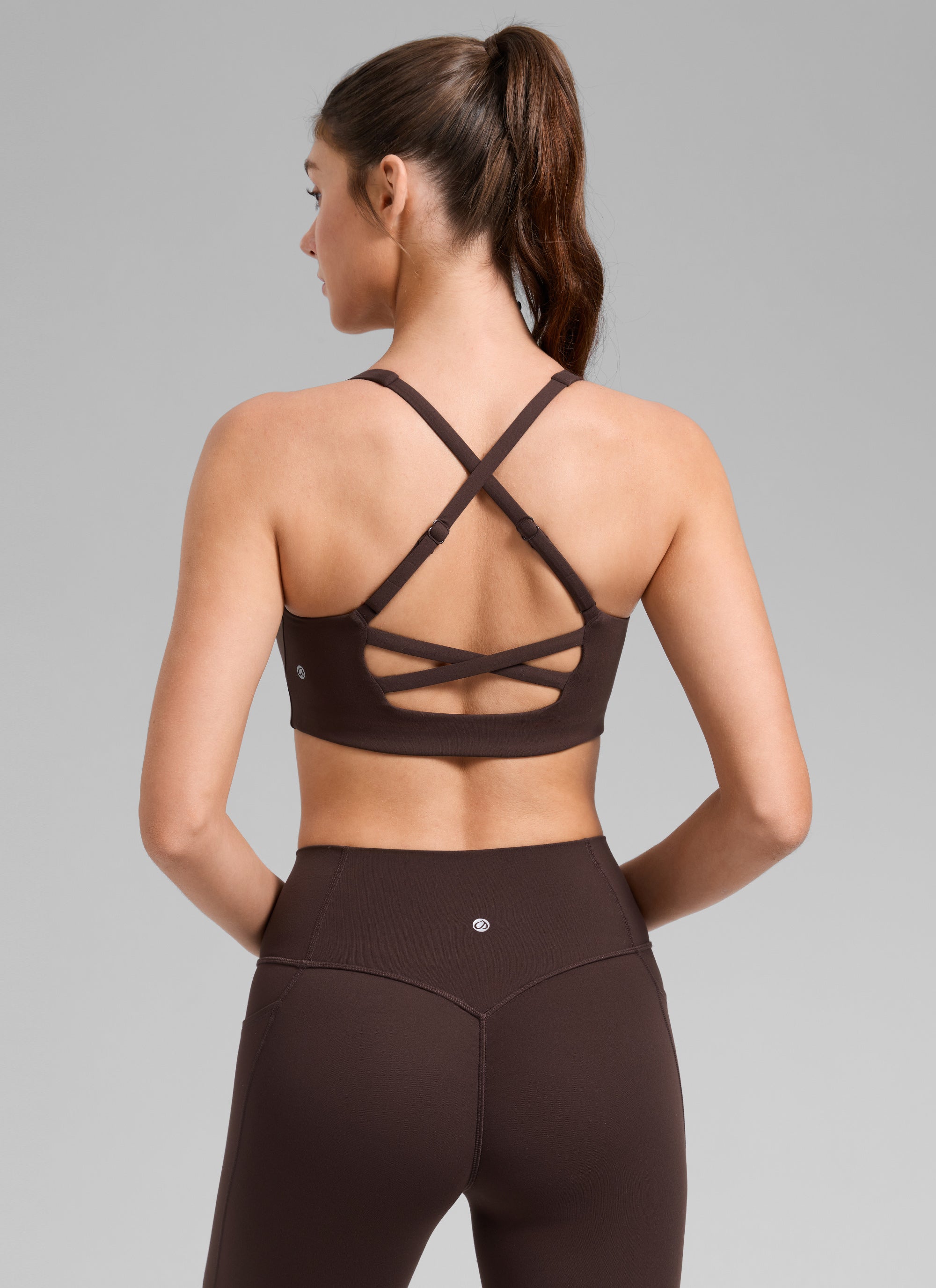 Butterlift CRZ YOGA Áo lót thể thao dành cho nữ kiểu dây chéo sau lưng, tích hợp áo lót, phù hợp cho tập luyện, màu nâu sô-cô-la nóng