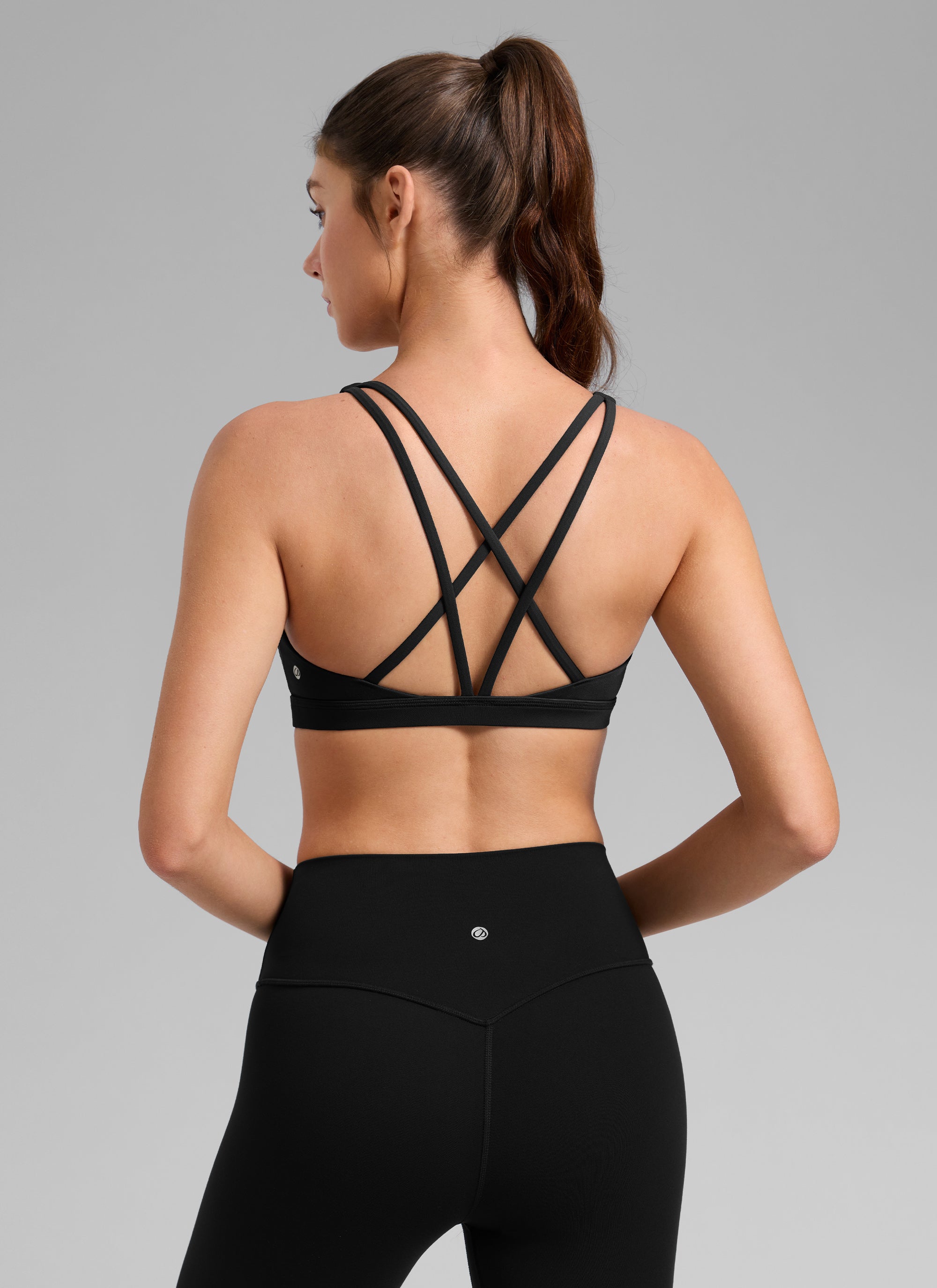 Áo lót thể thao CRZ YOGA dành cho nữ, kiểu cổ chữ U và dây chéo sau lưng, màu đen, dành cho tập luyện với thiết kế “ Butterlift ”