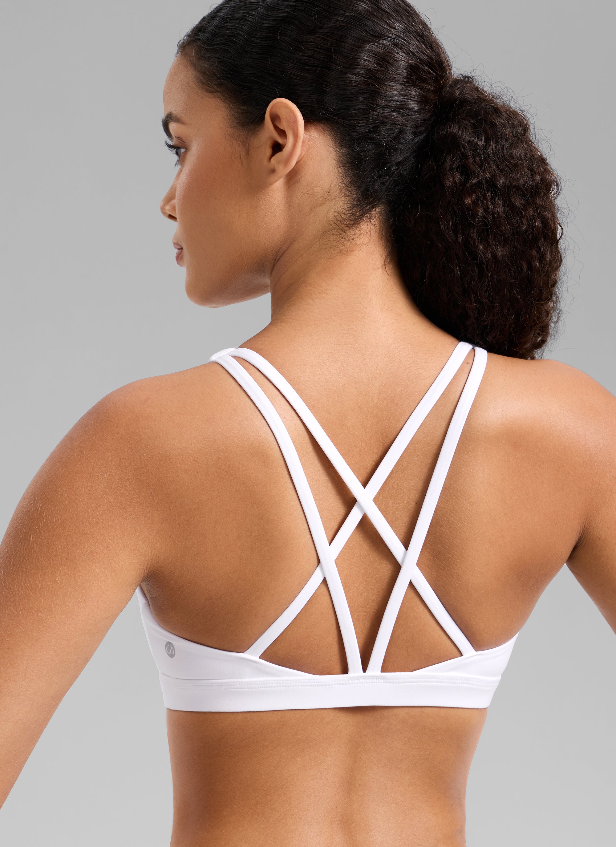 Áo lót thể thao CRZ YOGA dành cho nữ, kiểu cổ chữ U và dây chéo sau lưng, màu trắng, dành cho tập luyện với thiết kế “ Butterlift ”