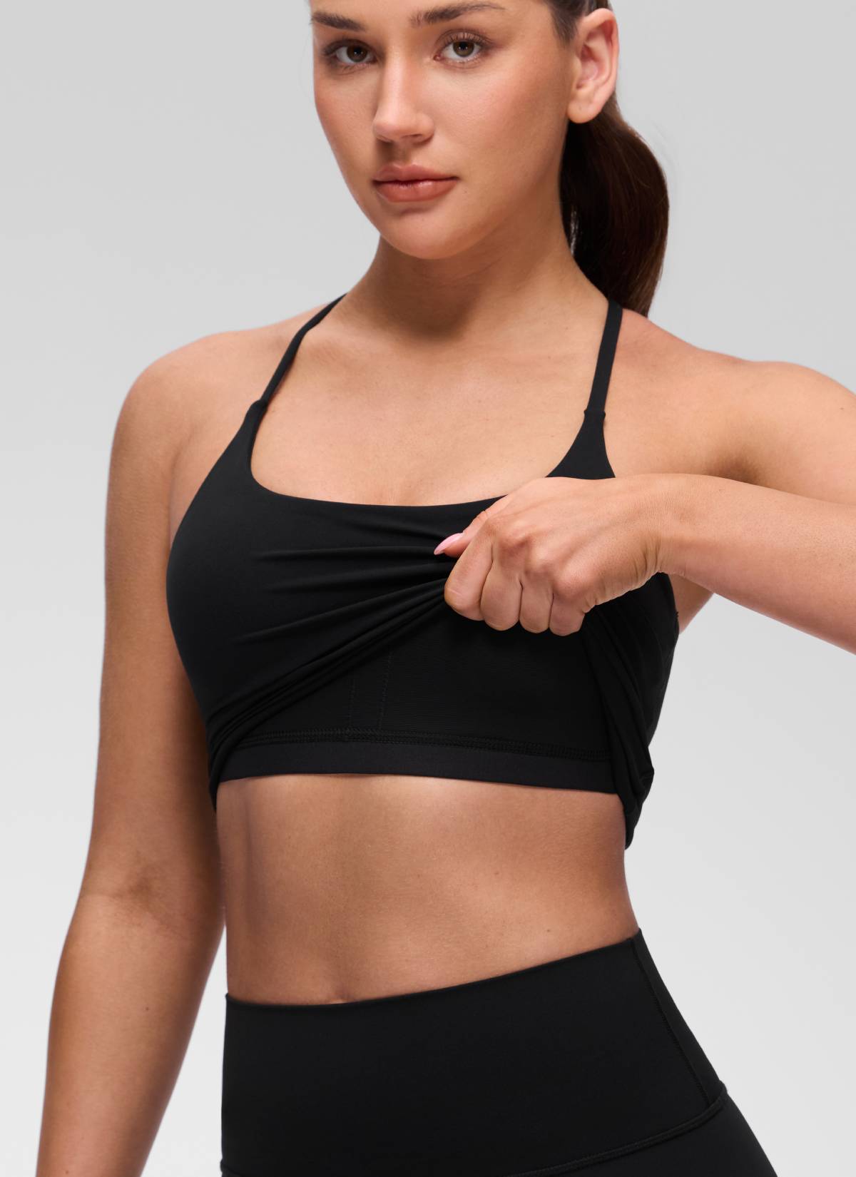 CRZ YOGA Áo thun nữ cổ chữ U, thiết kế xoắn lưng chéo, có áo lót tích hợp, họa tiết “ Butterluxe ”, màu đen