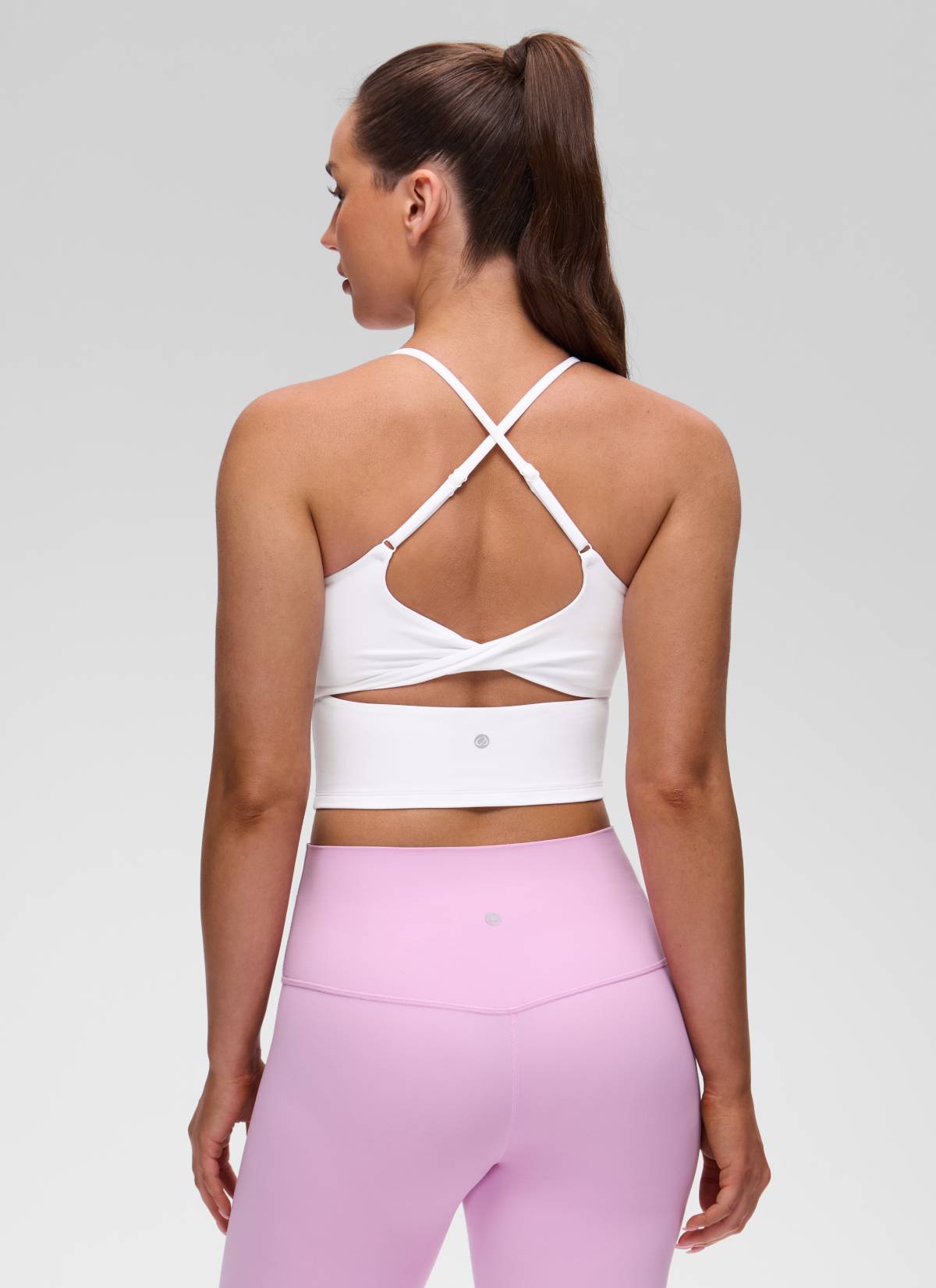 CRZ YOGA Áo thun nữ cổ chữ U, thiết kế xoắn lưng chéo, có áo lót tích hợp, họa tiết “ Butterluxe ”, màu trắng