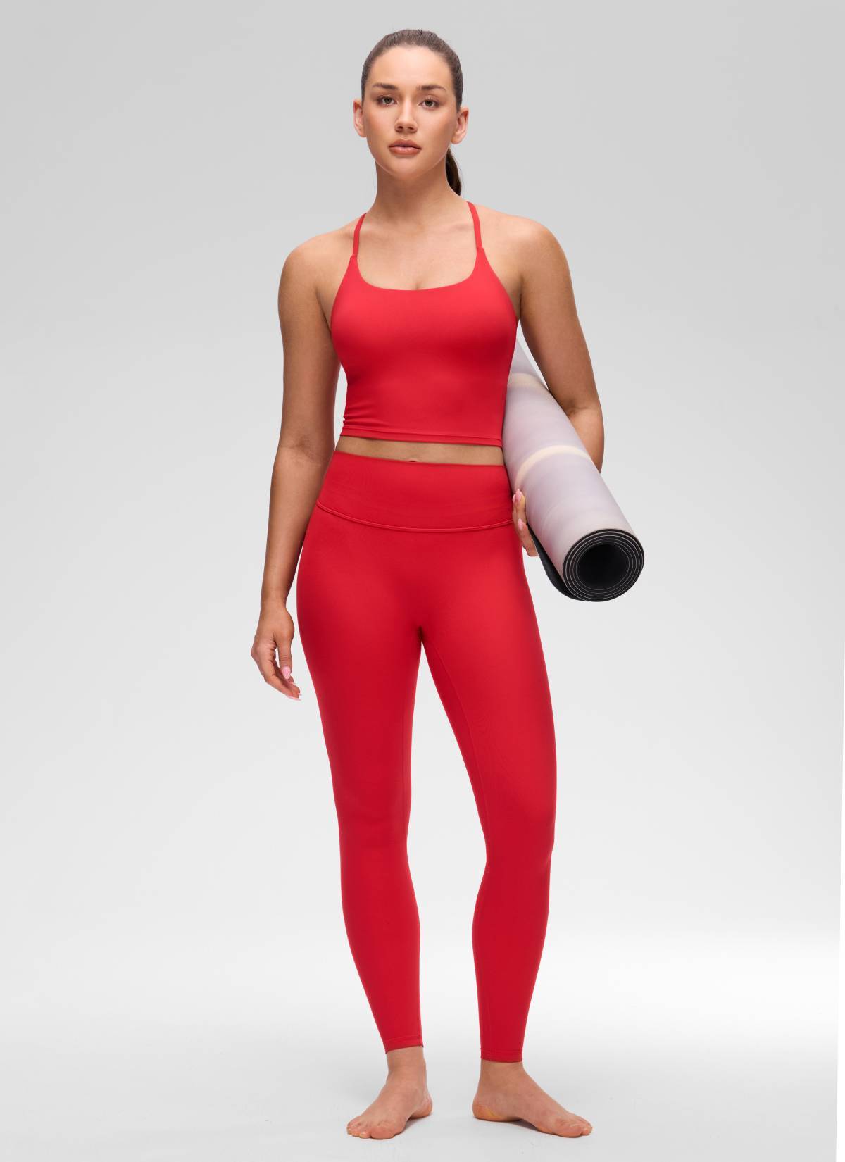 CRZ YOGA Áo thun nữ cổ chữ U, thiết kế xoắn lưng chéo, có áo lót tích hợp, họa tiết “ Butterluxe ”, màu Đỏ Aurora
