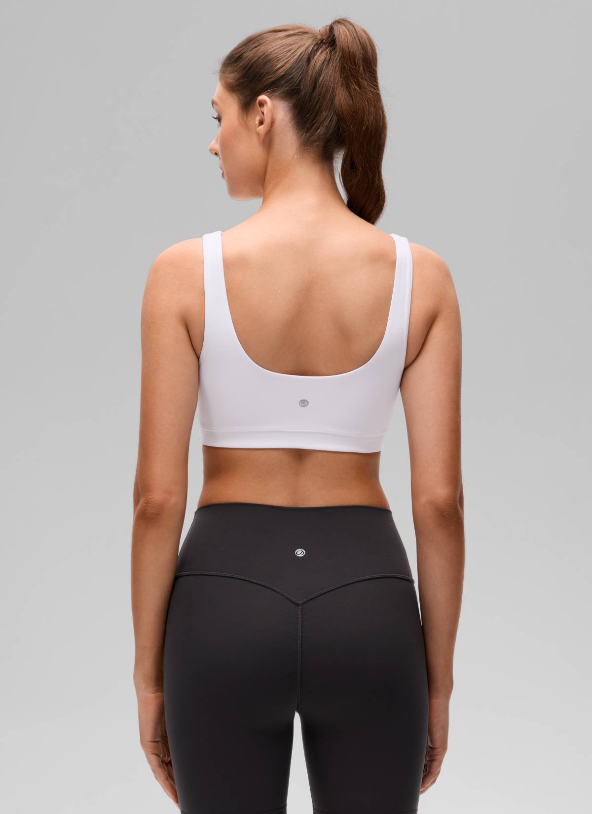 Áo lót thể thao CRZ YOGA dành cho nữ, kiểu dáng " Butterluxe ", cổ chữ U, độ nâng đỡ nhẹ, màu trắng