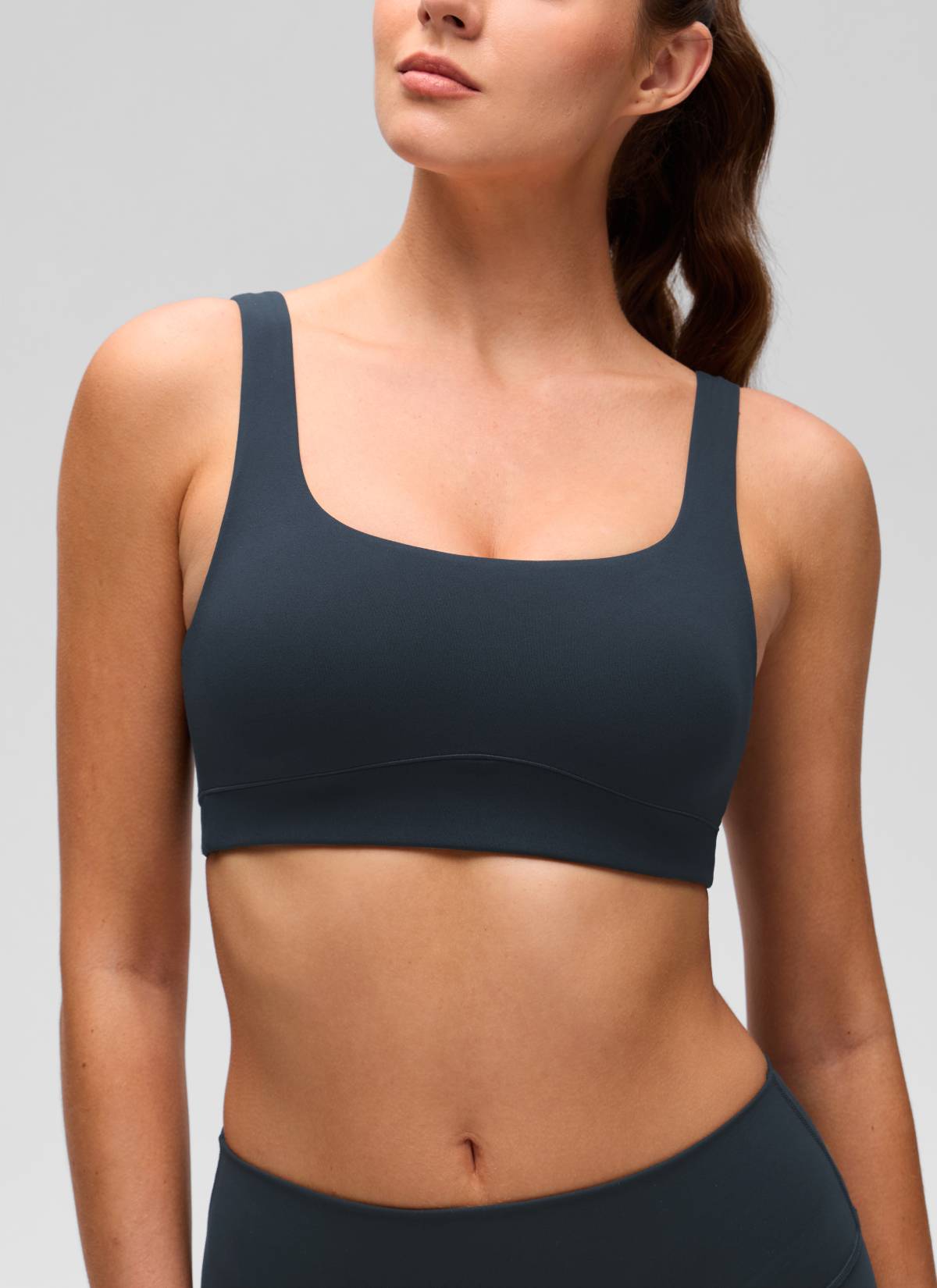Áo lót thể thao CRZ YOGA dành cho nữ, kiểu dáng " Butterluxe ", cổ chữ U, độ nâng đỡ nhẹ, màu xanh navy đậm