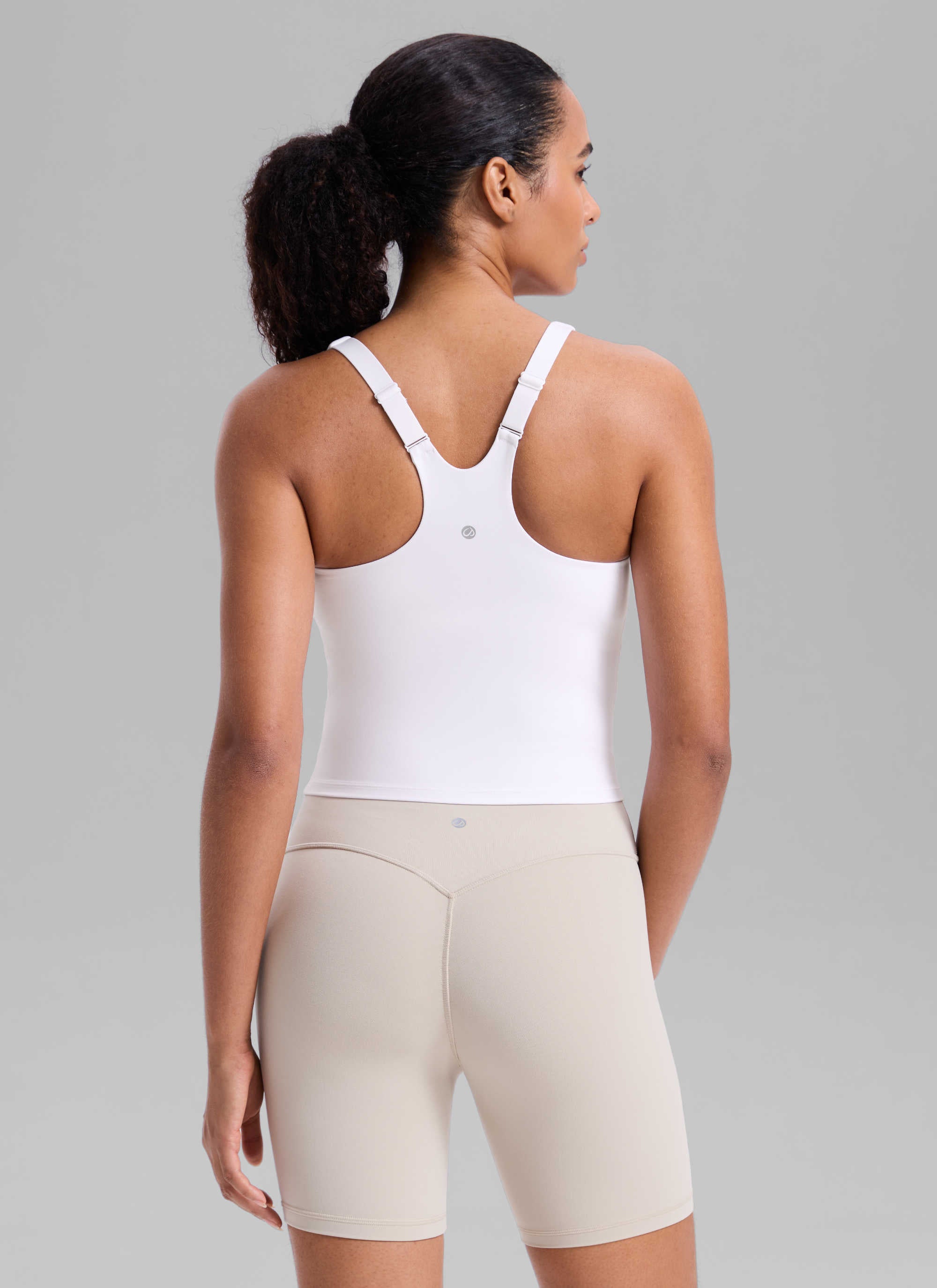 CRZ YOGA Áo thun tập luyện dành cho nữ kiểu cổ chữ V, lưng khoét sâu, có áo lót tích hợp, màu trắng - Dòng " Butterlift "
