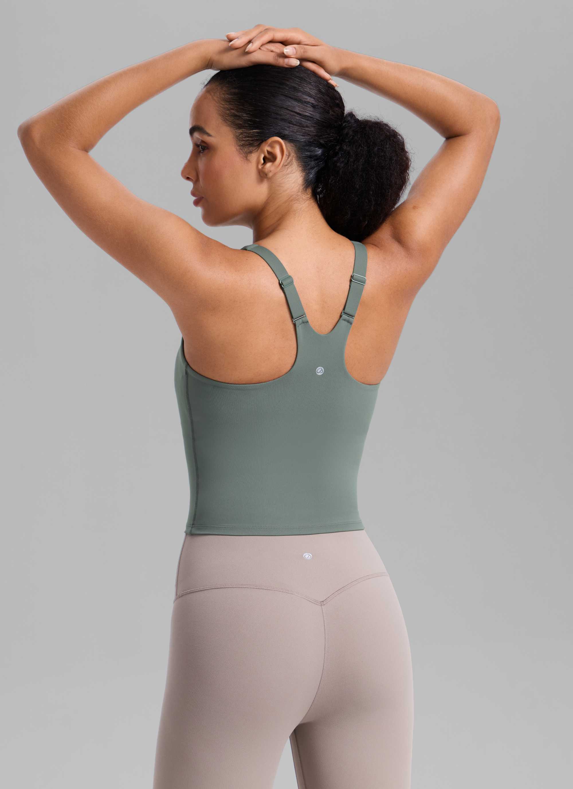 Butterlift CRZ YOGA Áo thun tập luyện dành cho nữ kiểu cổ chữ V, lưng khoét sâu, có áo lót tích hợp, màu xám Sage