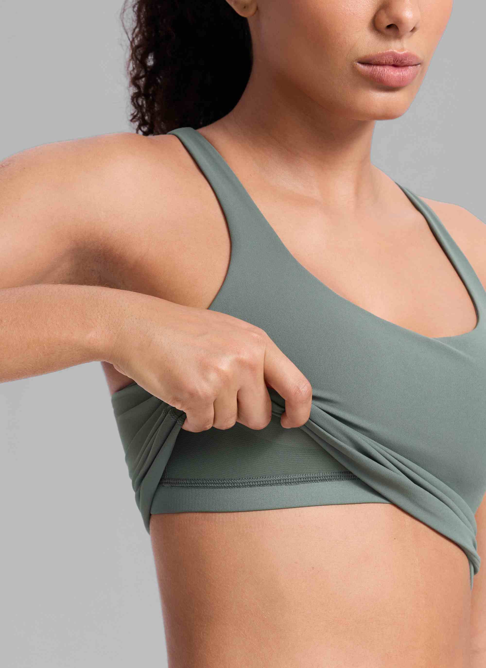 Butterlift CRZ YOGA Áo thun tập luyện dành cho nữ kiểu cổ chữ V, lưng khoét sâu, có áo lót tích hợp, màu xám Sage