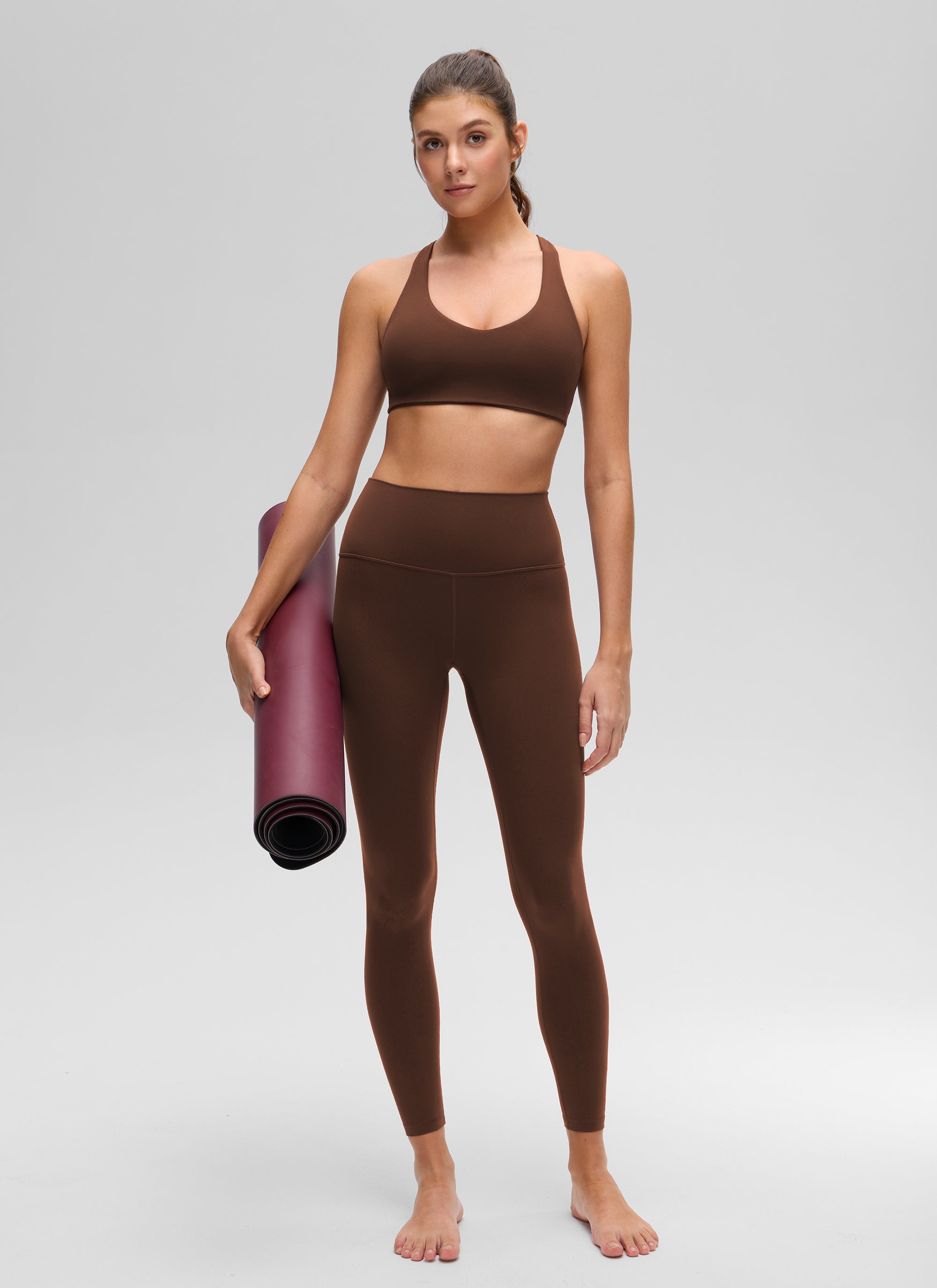 CRZ YOGA Áo yoga nữ kiểu cổ chữ V và lưng khoét sâu ( Butterluxe ) có áo lót thể thao tích hợp, màu nâu Lava