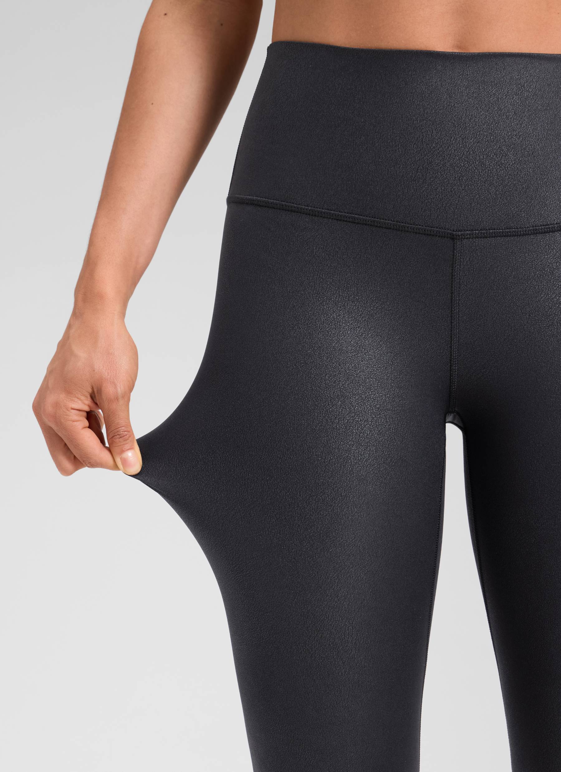 CRZ YOGA - Quần legging nữ chất liệu da nhân tạo mờ kiểu " Butterluxe " cỡ 28', màu đen với họa tiết lá kim loại