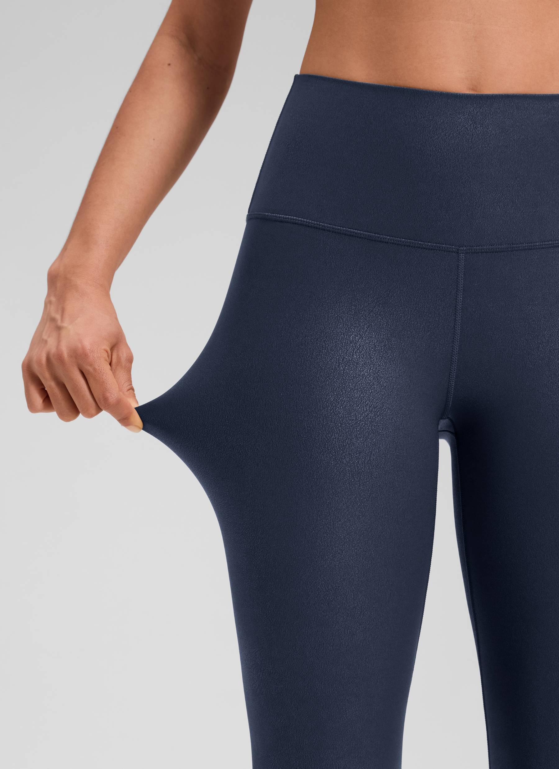 CRZ YOGA - Quần legging nữ chất liệu da nhân tạo mờ kiểu " Butterluxe " cỡ 28', màu xanh hải quân thật với họa tiết lá kim loại
