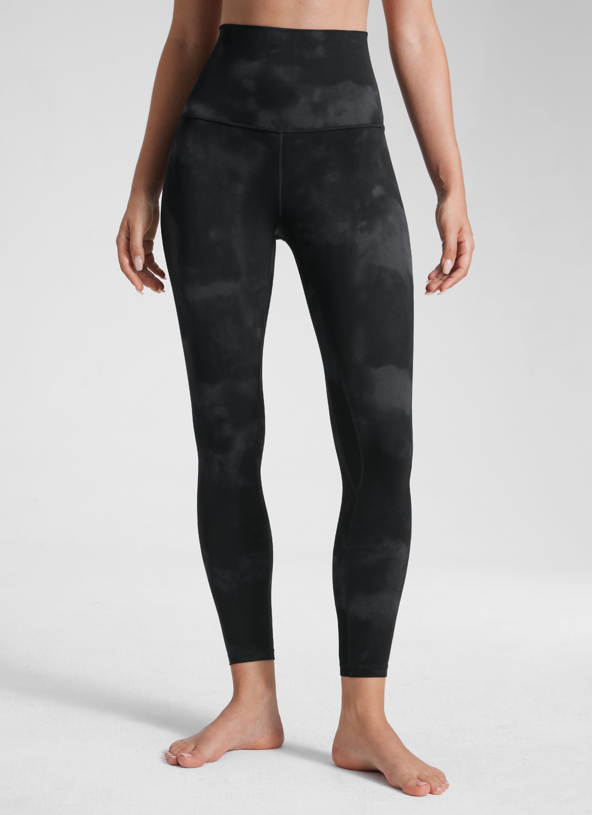 CRZ YOGA Quần legging yoga nữ kiểu Lounge Super High Rise, chất liệu vải dệt kim sợi tự nhiên ( Butterluxe ), chiều dài 25 inch, màu đen với họa tiết hoa Tie Dye