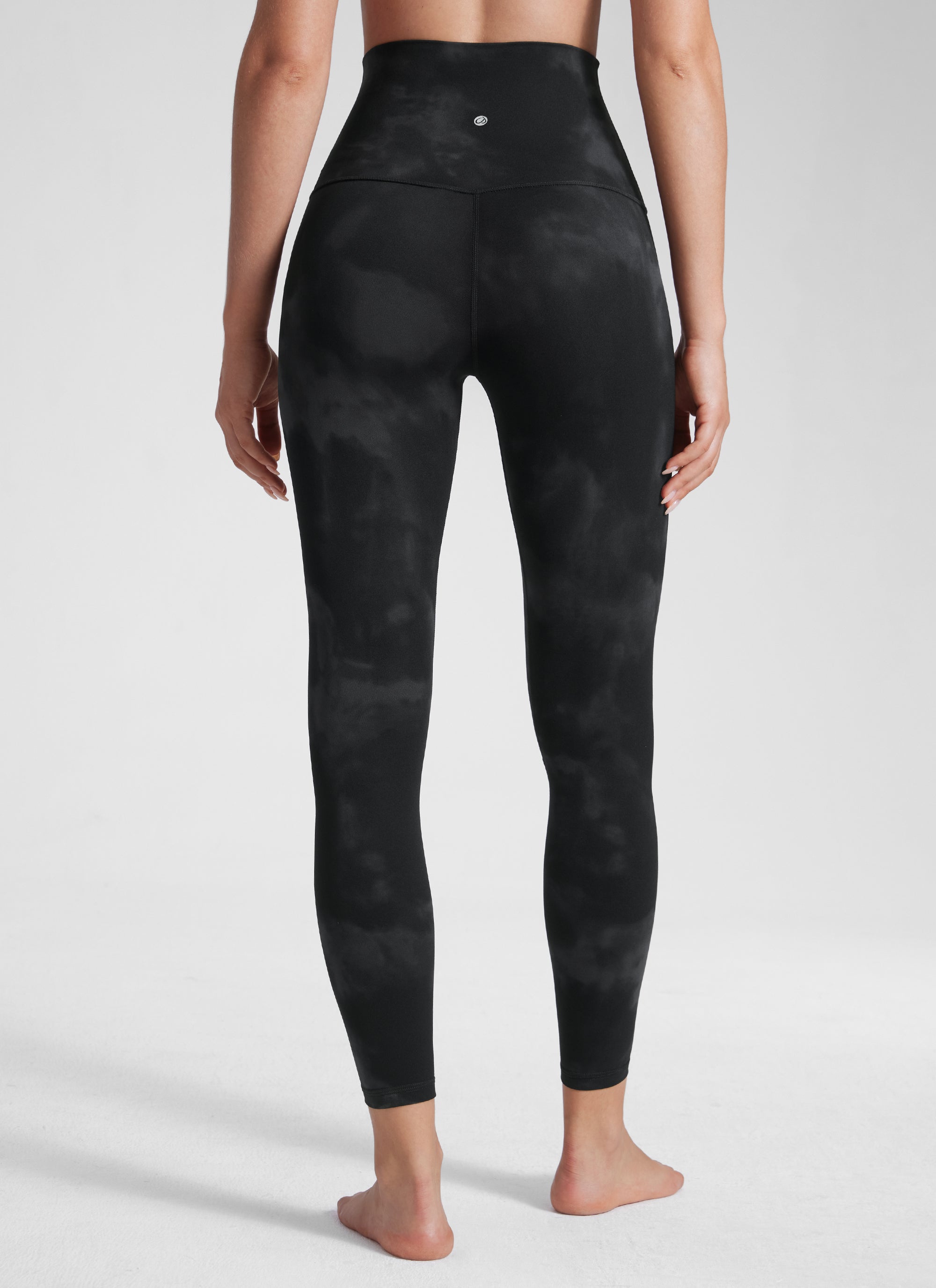CRZ YOGA Quần legging yoga nữ kiểu Lounge Super High Rise, chất liệu vải dệt kim sợi tự nhiên ( Butterluxe ), chiều dài 25 inch, màu đen với họa tiết hoa Tie Dye