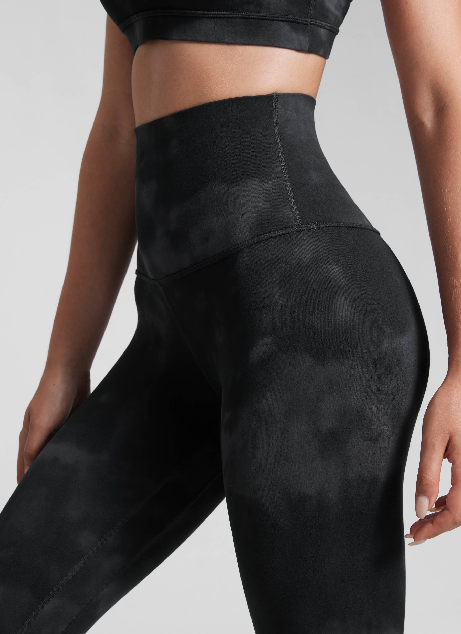 Quần Legging Yoga Nữ CRZ YOGA Cạp Siêu Cao Butterluxe 71'' Họa Tiết Hoa Loang Đen
