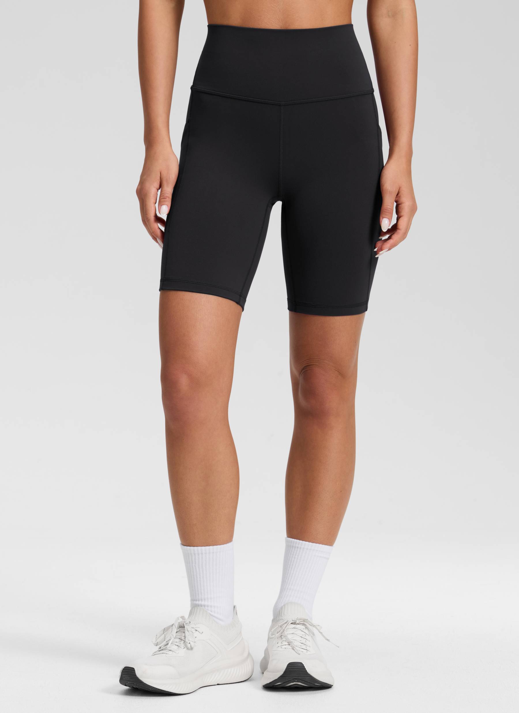 CRZ YOGA Quần short yoga nữ cạp cao kiểu biker, có túi kiểu “ Butterluxe ”, dài 8 inch, màu đen