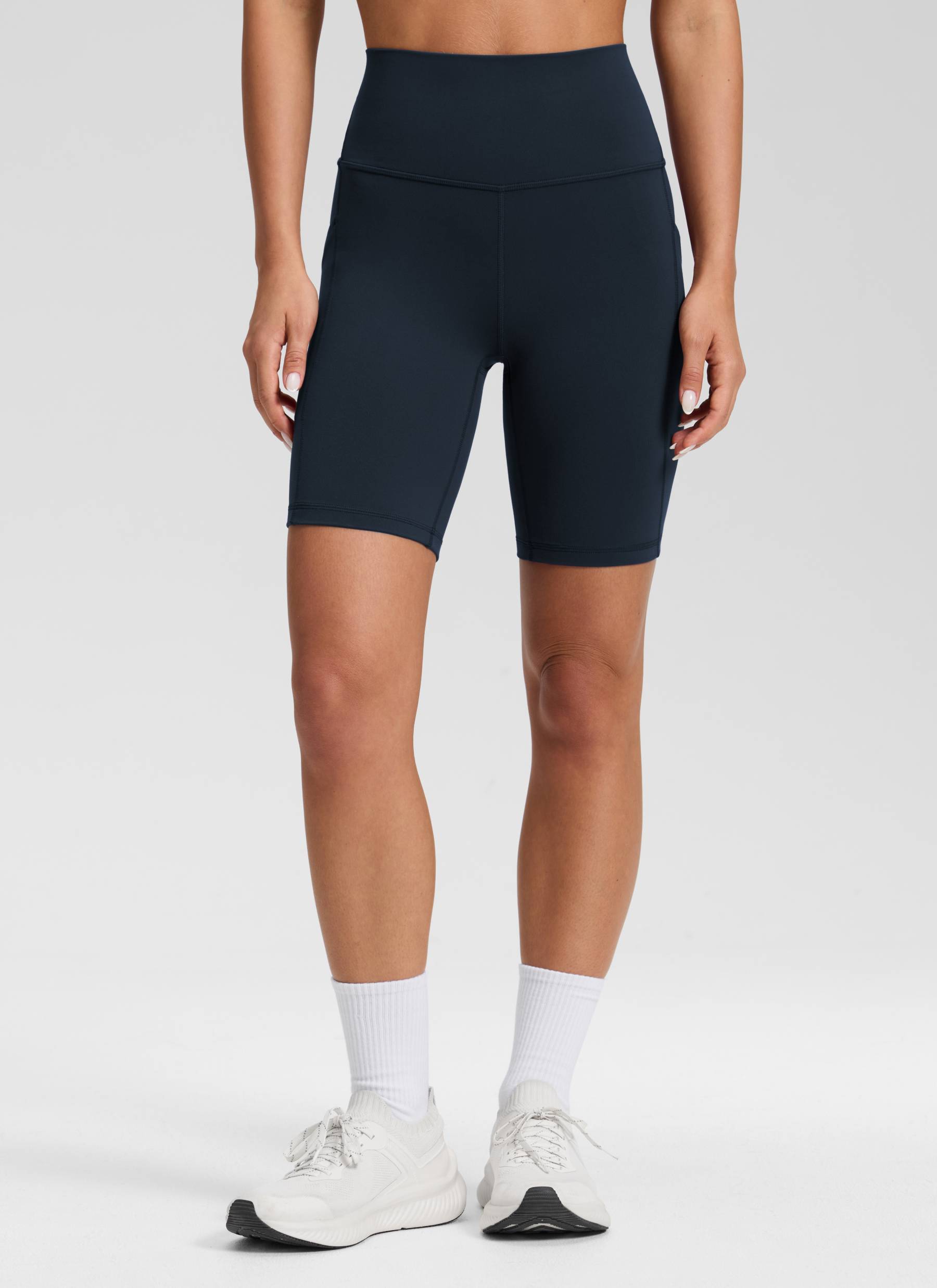 CRZ YOGA Quần short yoga nữ cạp cao kiểu biker, có túi kiểu “ Butterluxe ”, dài 8 inch, màu xanh hải quân đậm